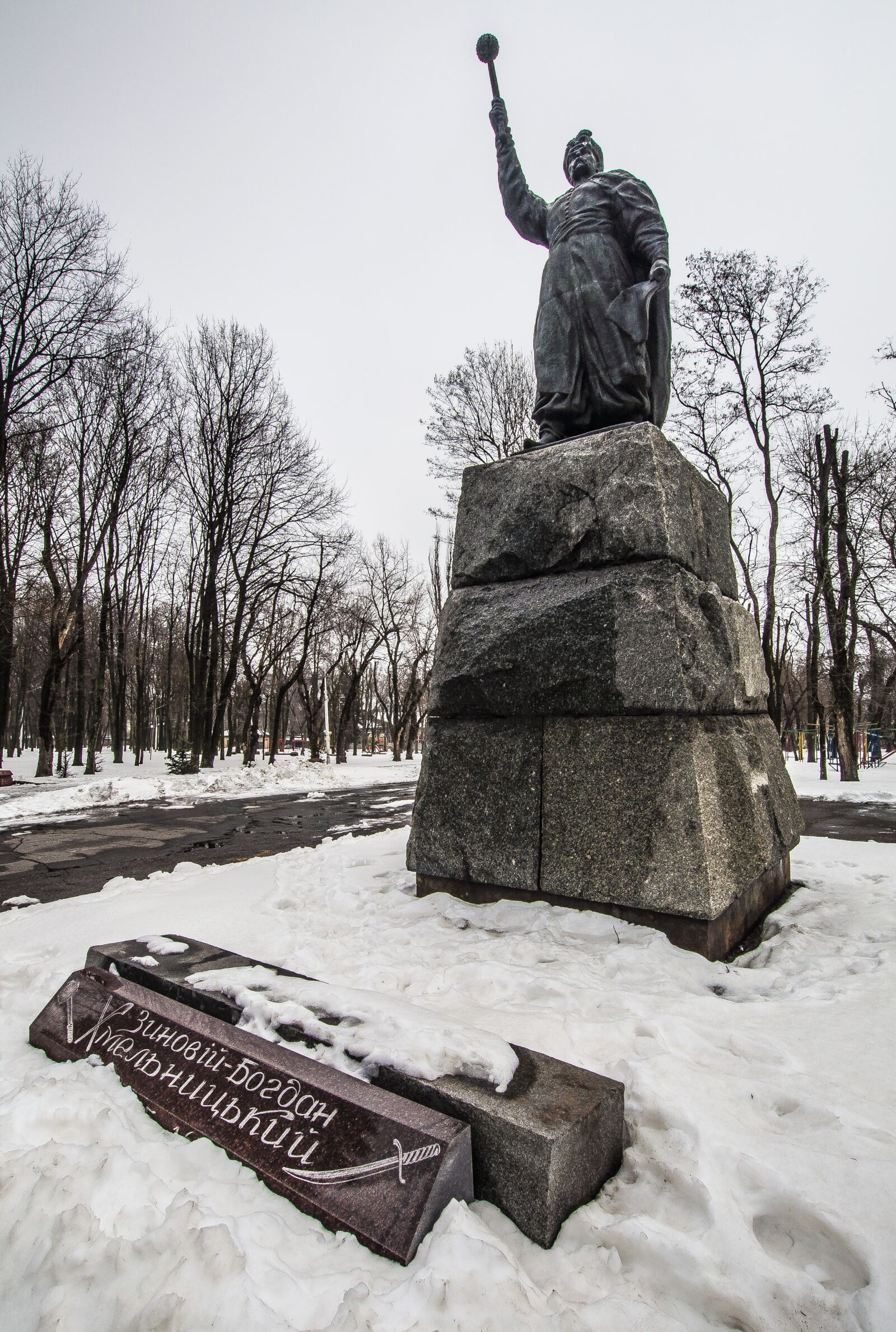 Nikon D90 sample photo. Statue, winter, sculpture photography