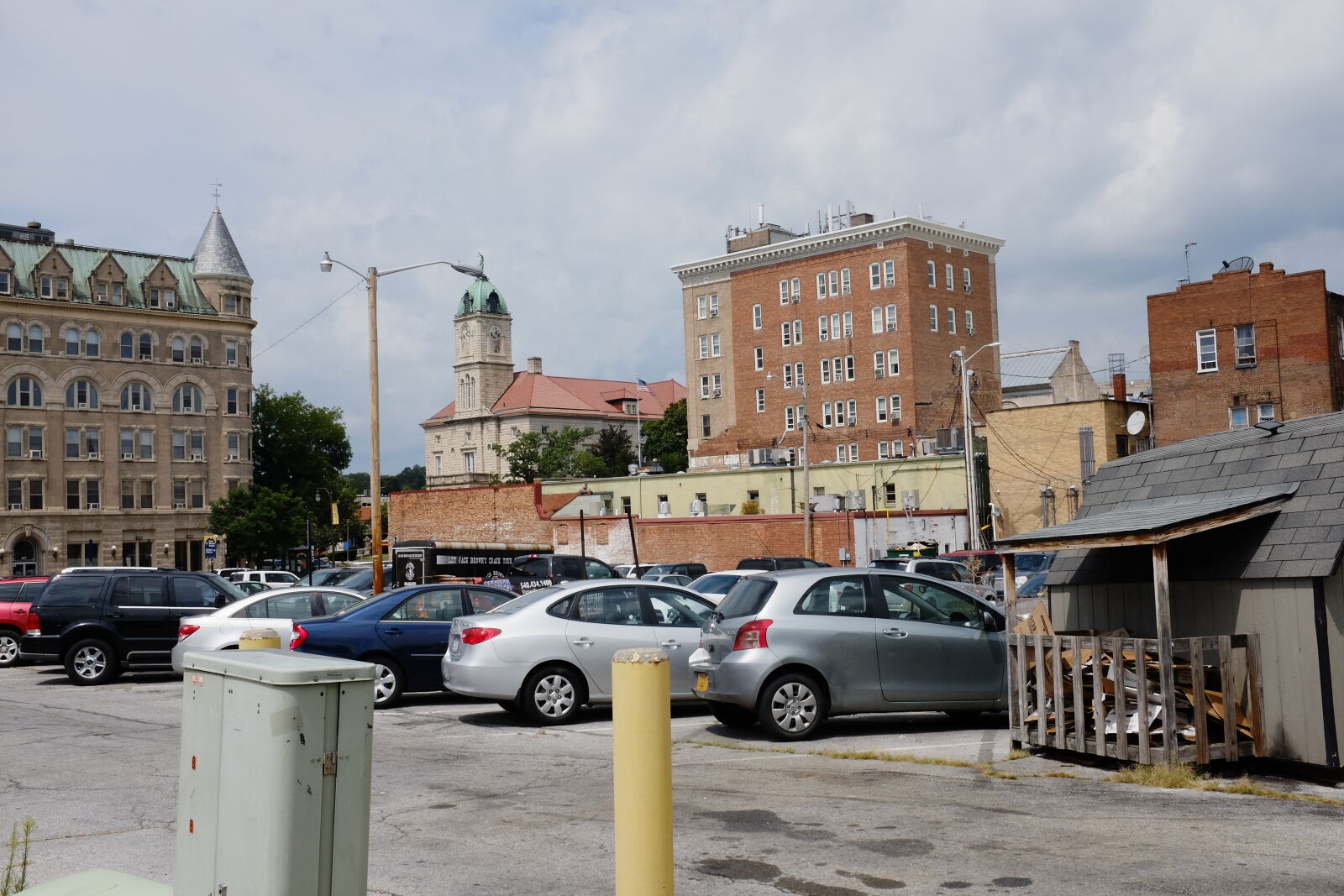 Fujifilm X100T sample photo. Buildings, city, multi, storey photography