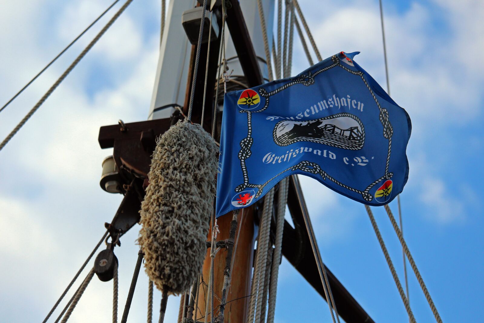 Canon EF-S 55-250mm F4-5.6 IS STM sample photo. Sailing vessel, wooden mast photography