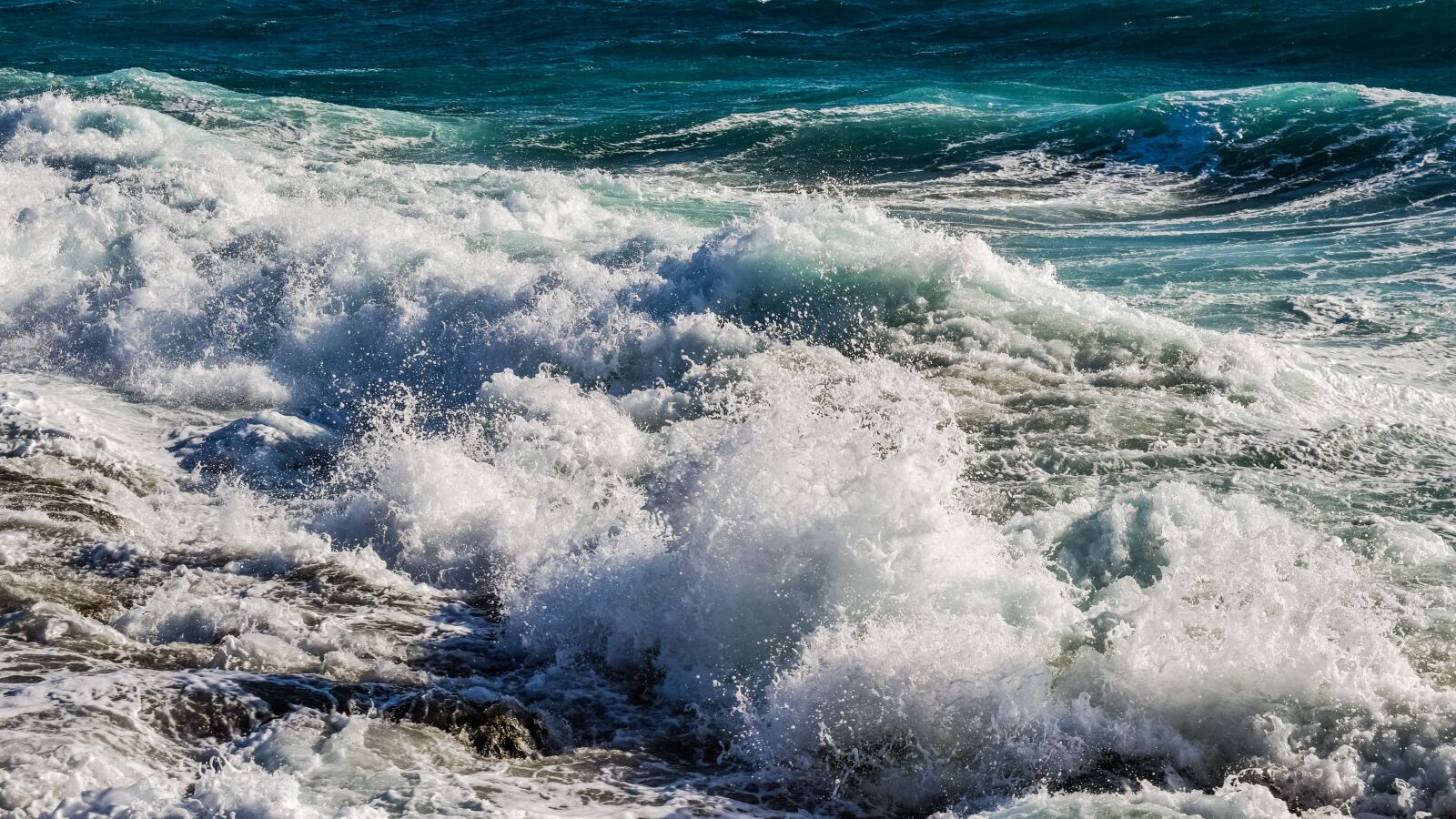 Nikon D3300 sample photo. Wave, crushing, spray photography