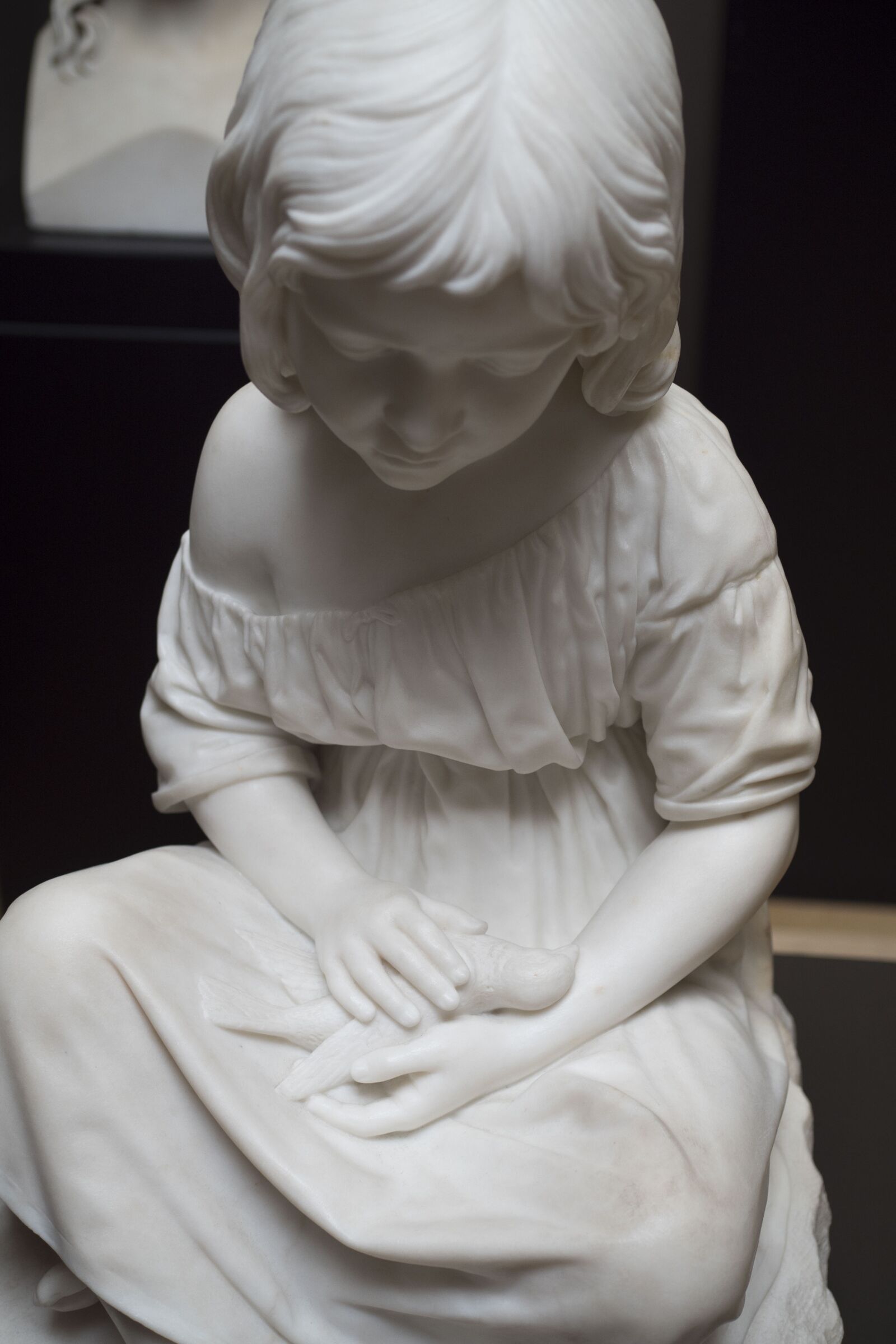 Olympus OM-D E-M5 II sample photo. Sculpture, people, child photography