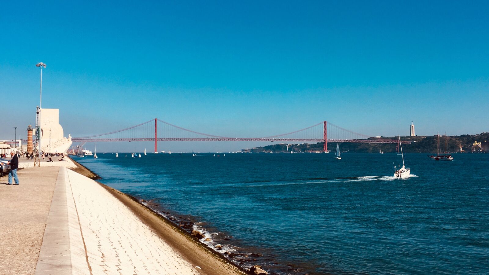 iPhone SE back camera 4.15mm f/2.2 sample photo. Lisbon, portugal, architecture photography