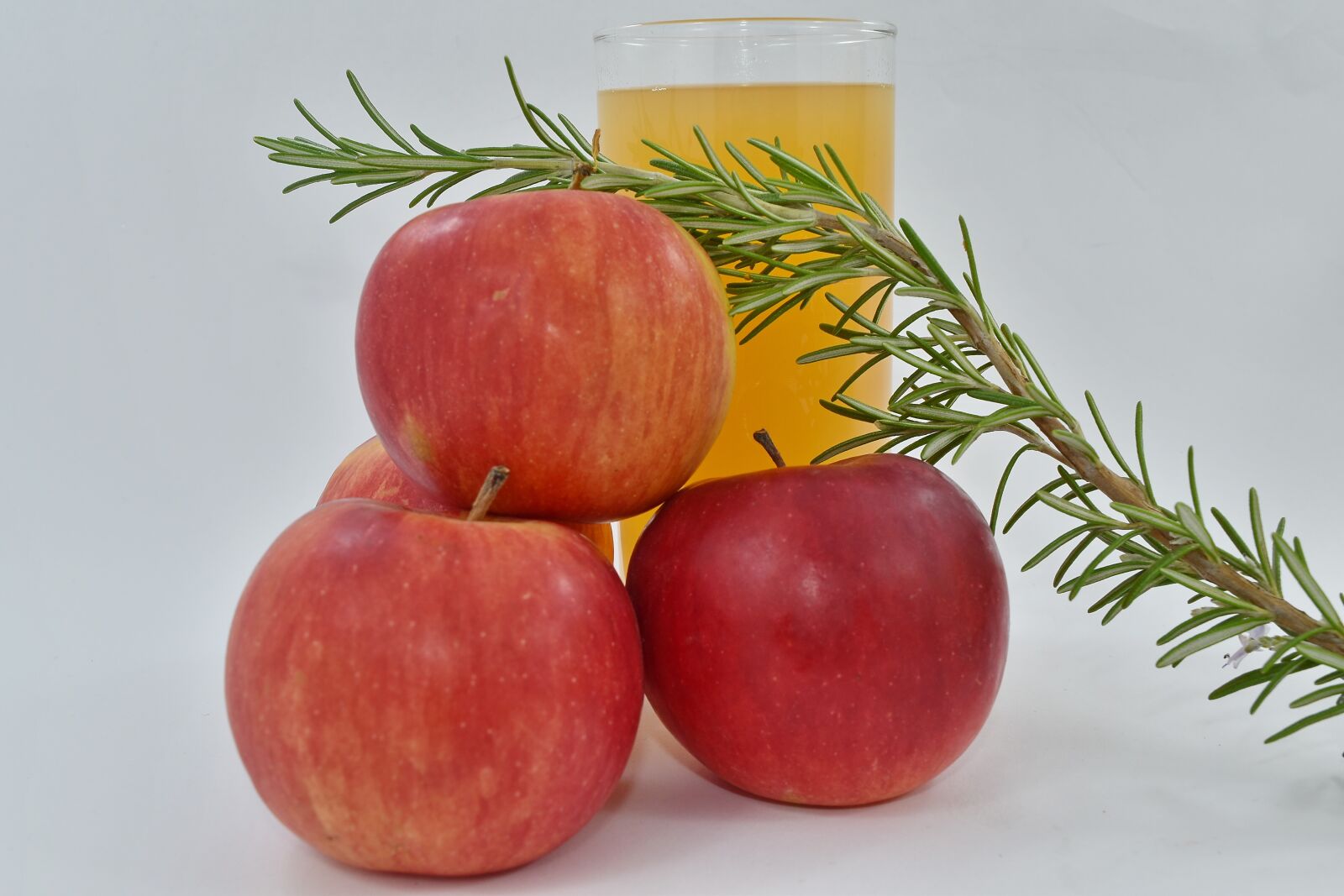 Nikon D5500 sample photo. Apples, branches, fruit juice photography