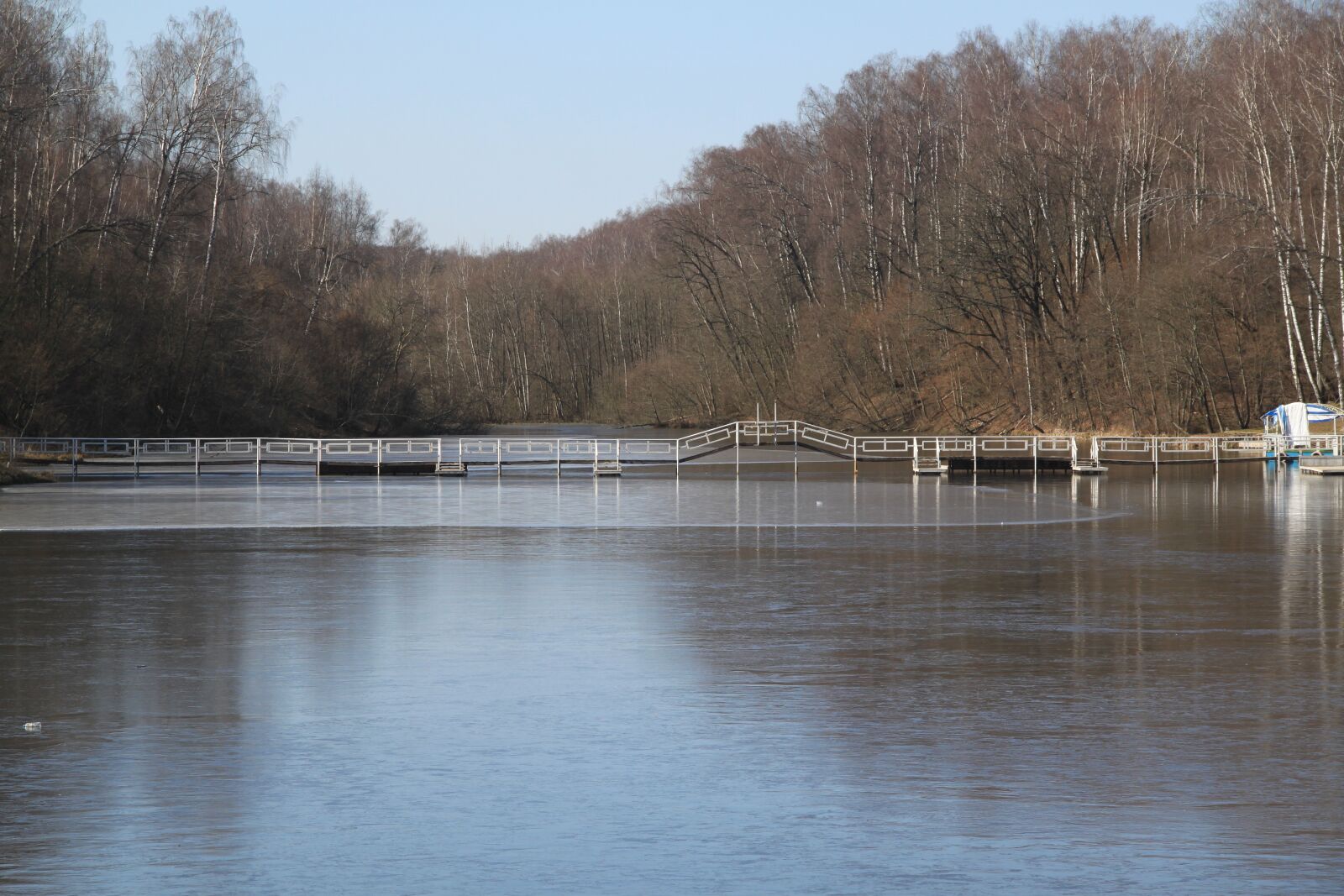 Canon EOS 500D (EOS Rebel T1i / EOS Kiss X3) sample photo. Bridge, lake, landscape photography