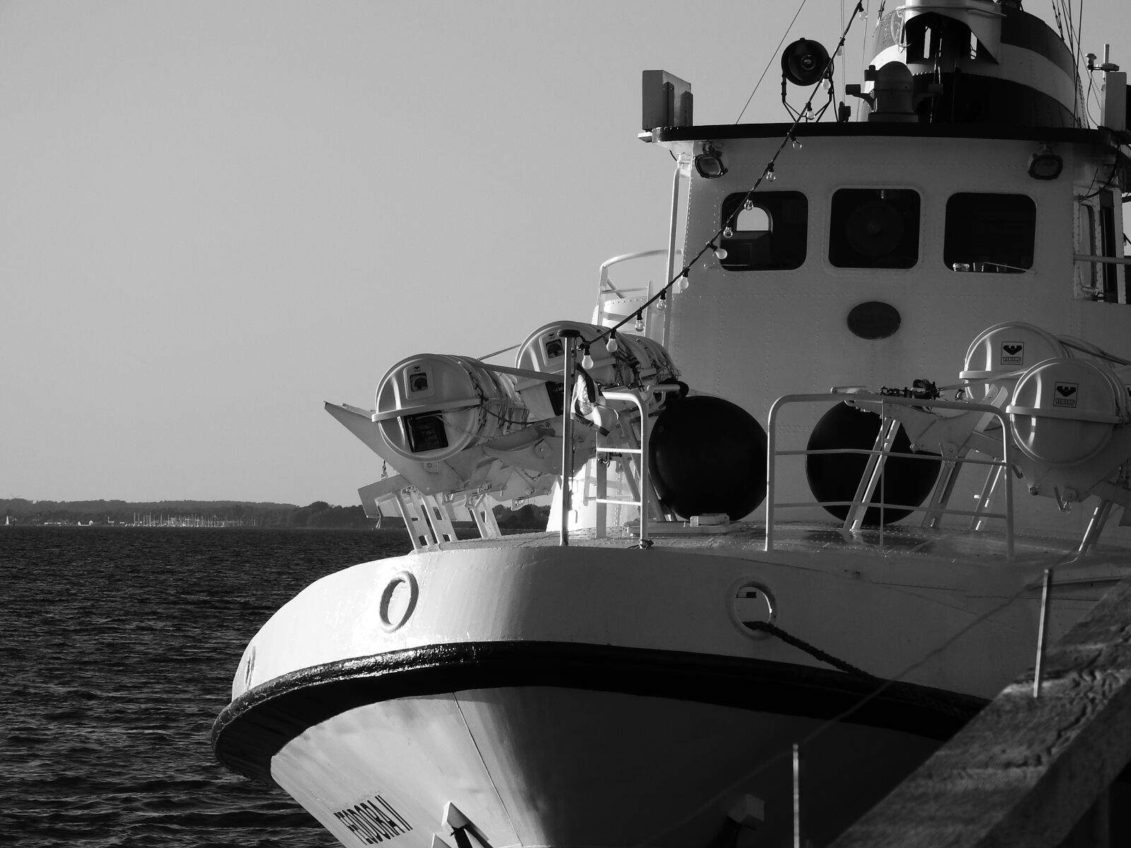 Nikon Coolpix P610 sample photo. Ship, sea, shipping photography
