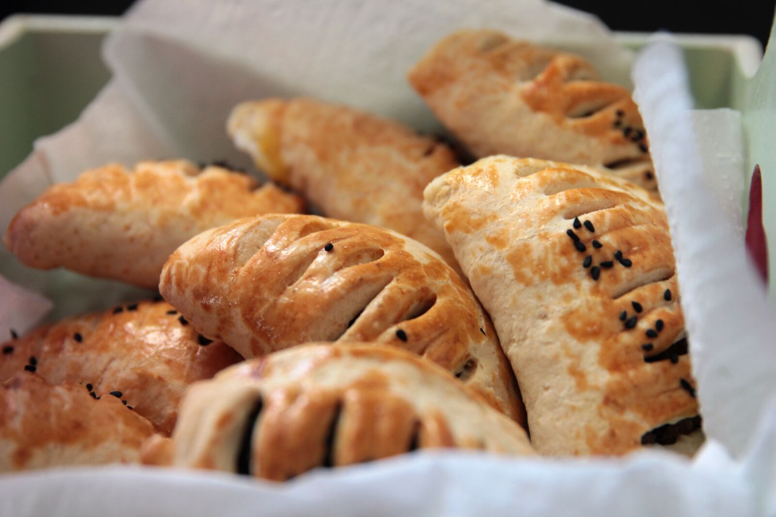 Canon EOS 550D (EOS Rebel T2i / EOS Kiss X4) sample photo. Pastry, homemade, hot photography