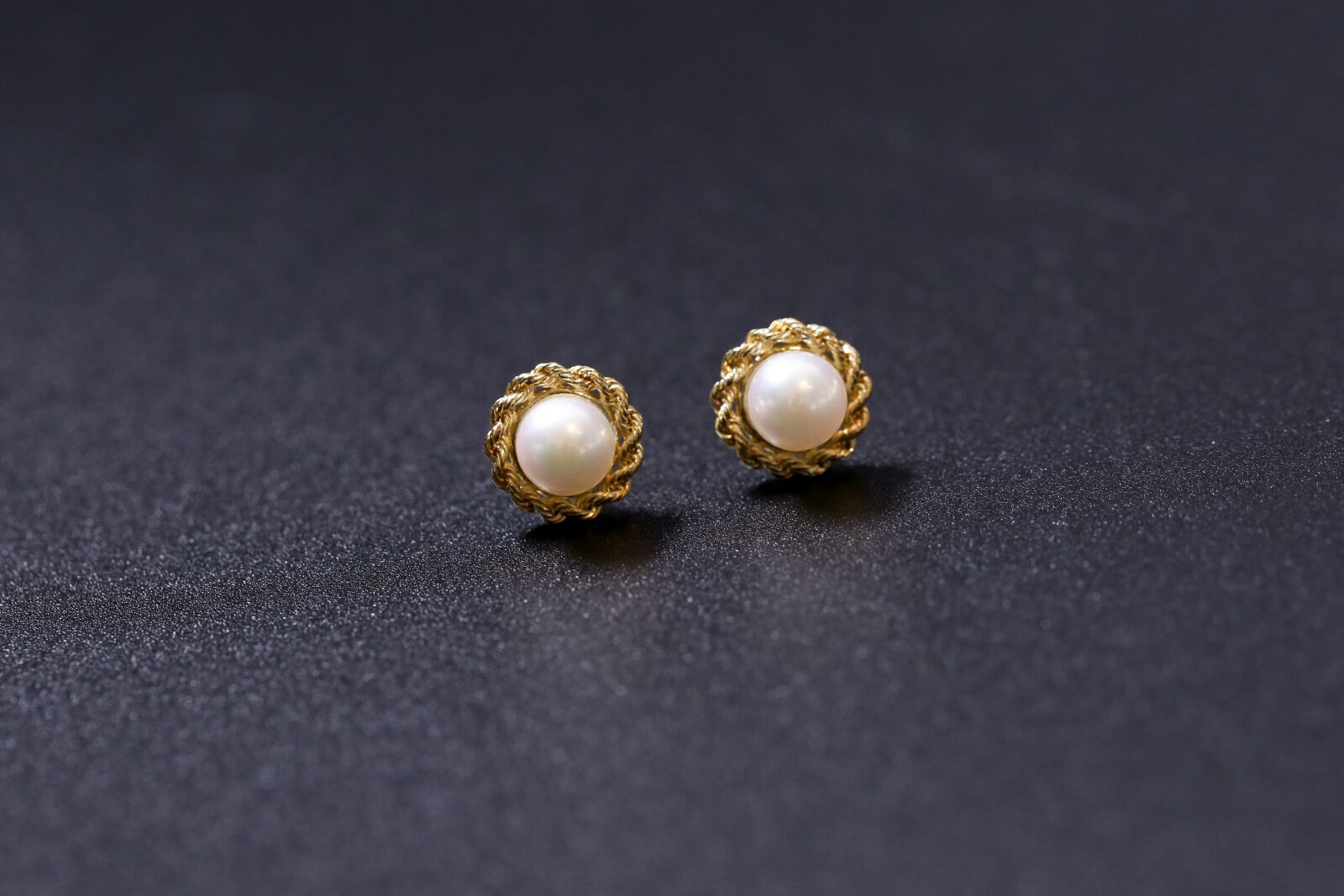 Canon EF 100mm F2.8L Macro IS USM sample photo. Jewelry, jewellery, earrings photography