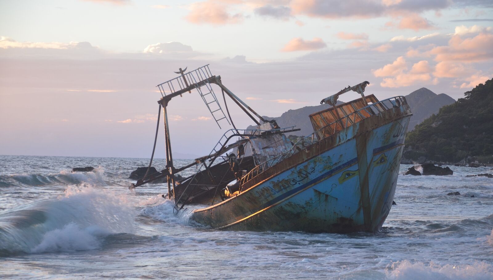 Nikon D7000 sample photo. Wreck, ship, broken photography