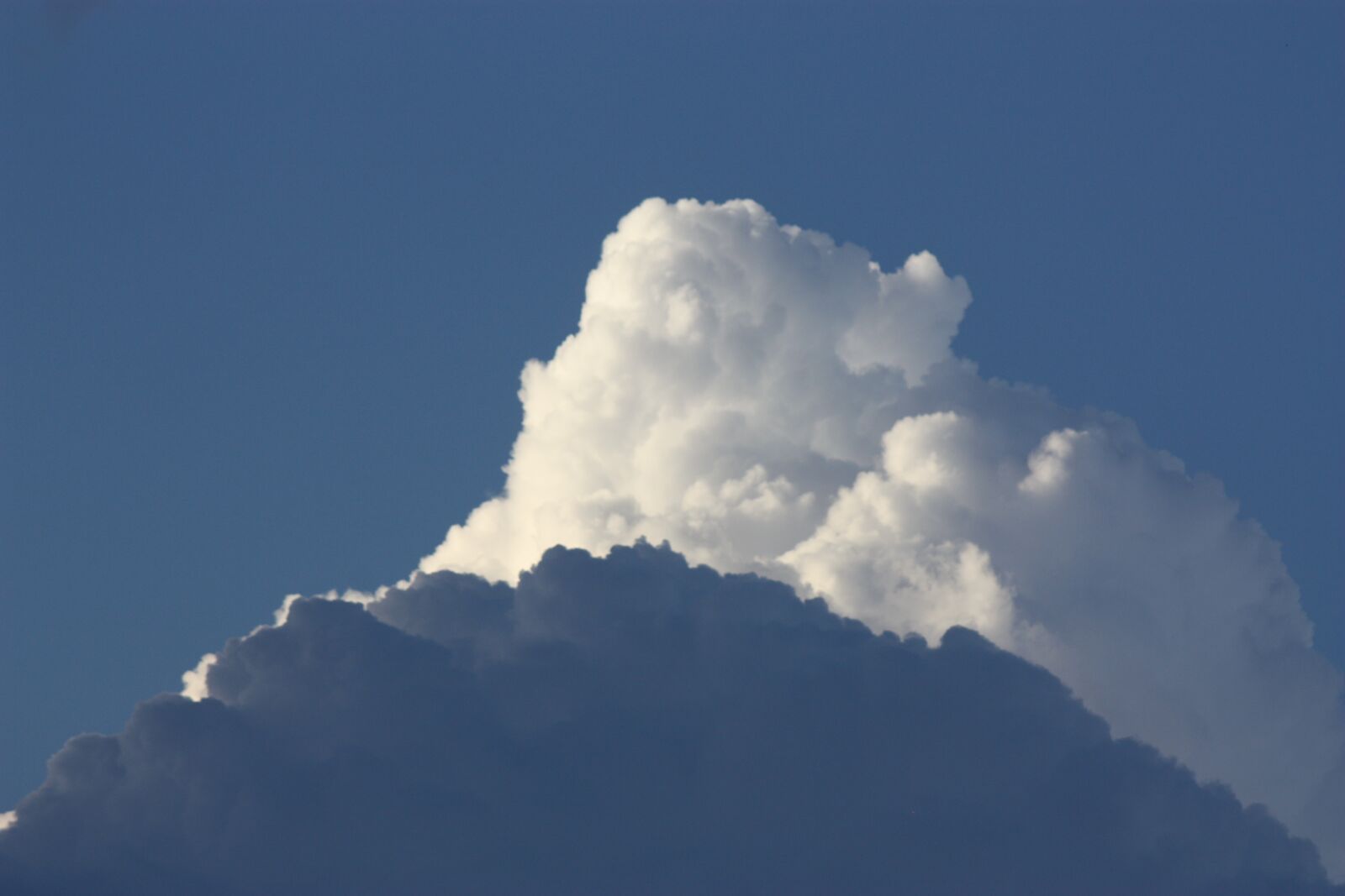 Canon EOS 450D (EOS Rebel XSi / EOS Kiss X2) sample photo. Sky, clouds, clouds form photography