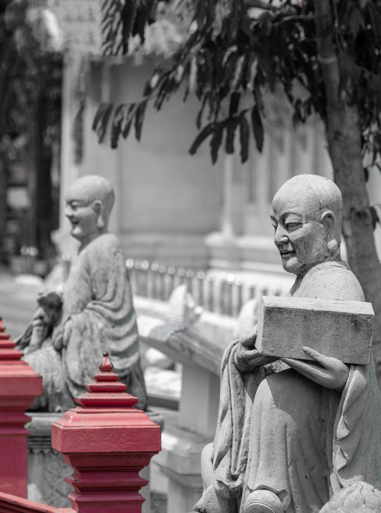 Nikon D5600 sample photo. Monk, statue, temple photography