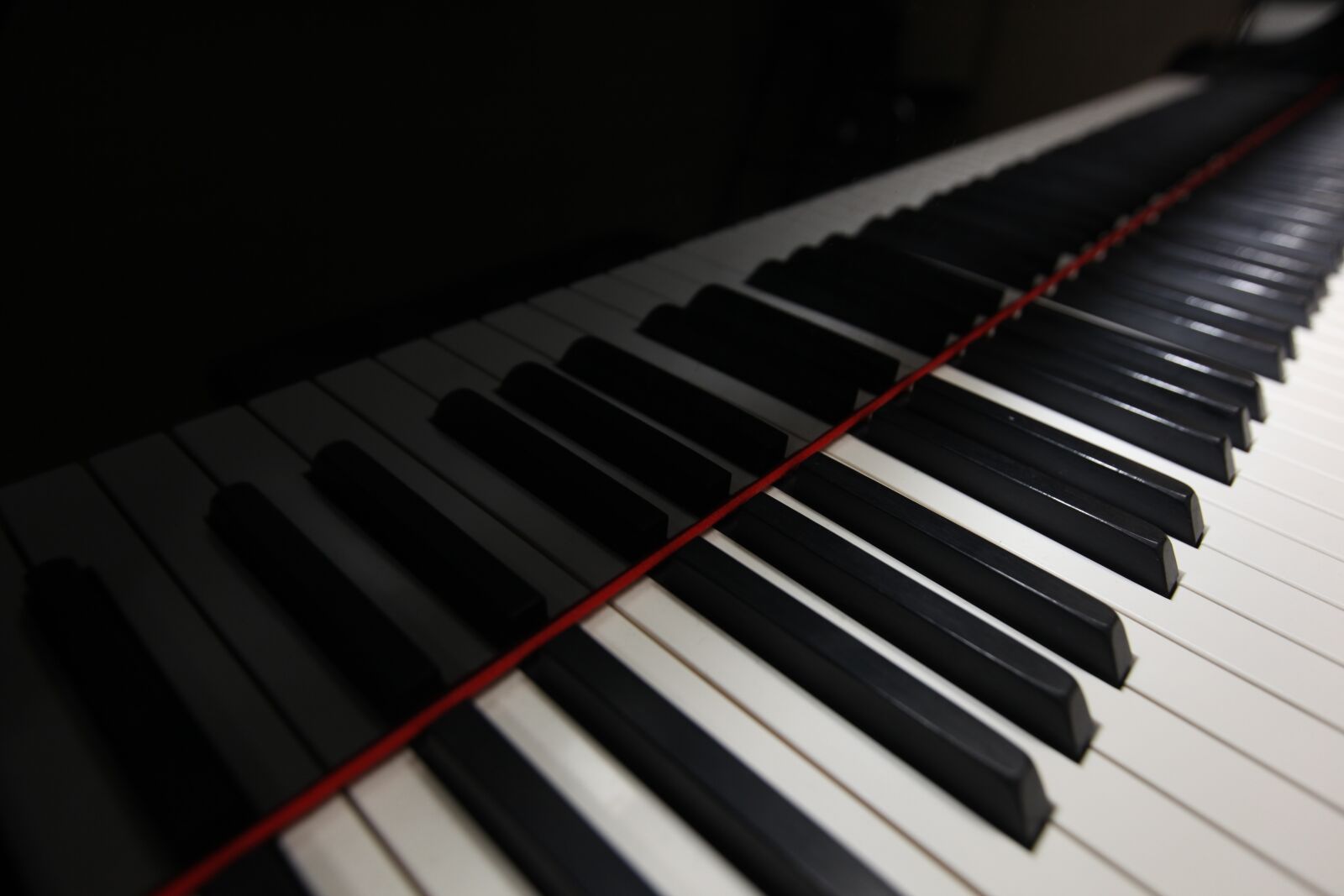 Canon EOS 5D Mark II sample photo. Piano, music photography