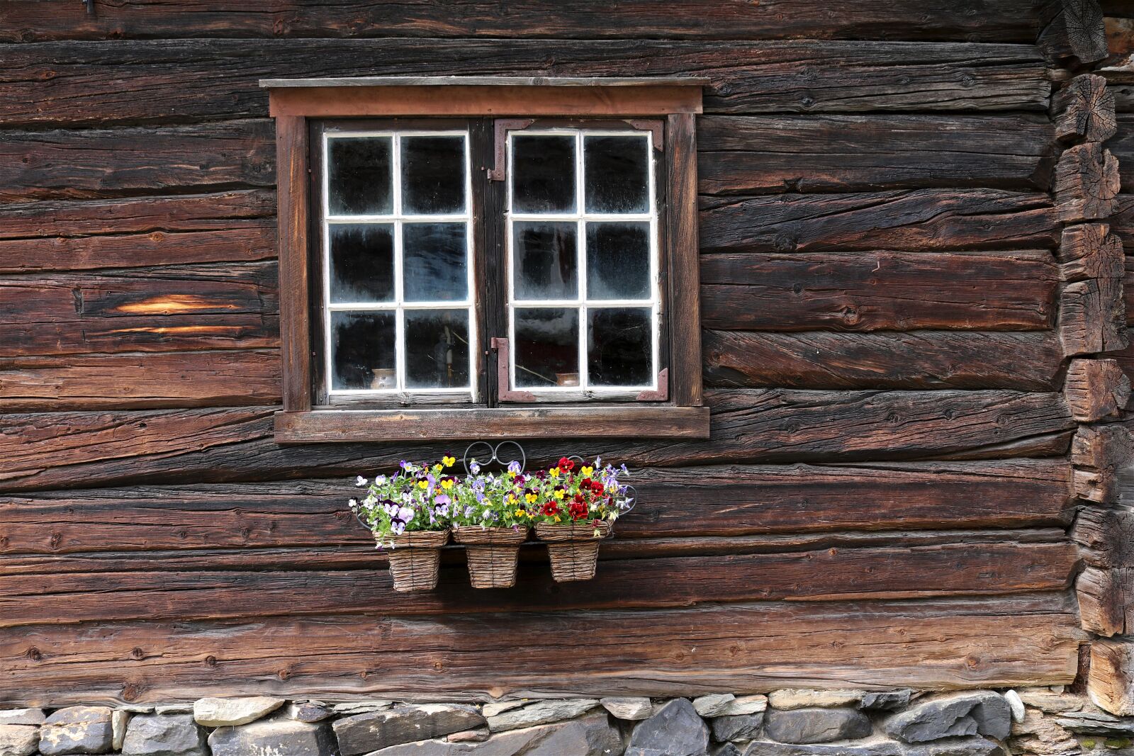 Canon EOS 750D (EOS Rebel T6i / EOS Kiss X8i) sample photo. Norway, roero, house photography
