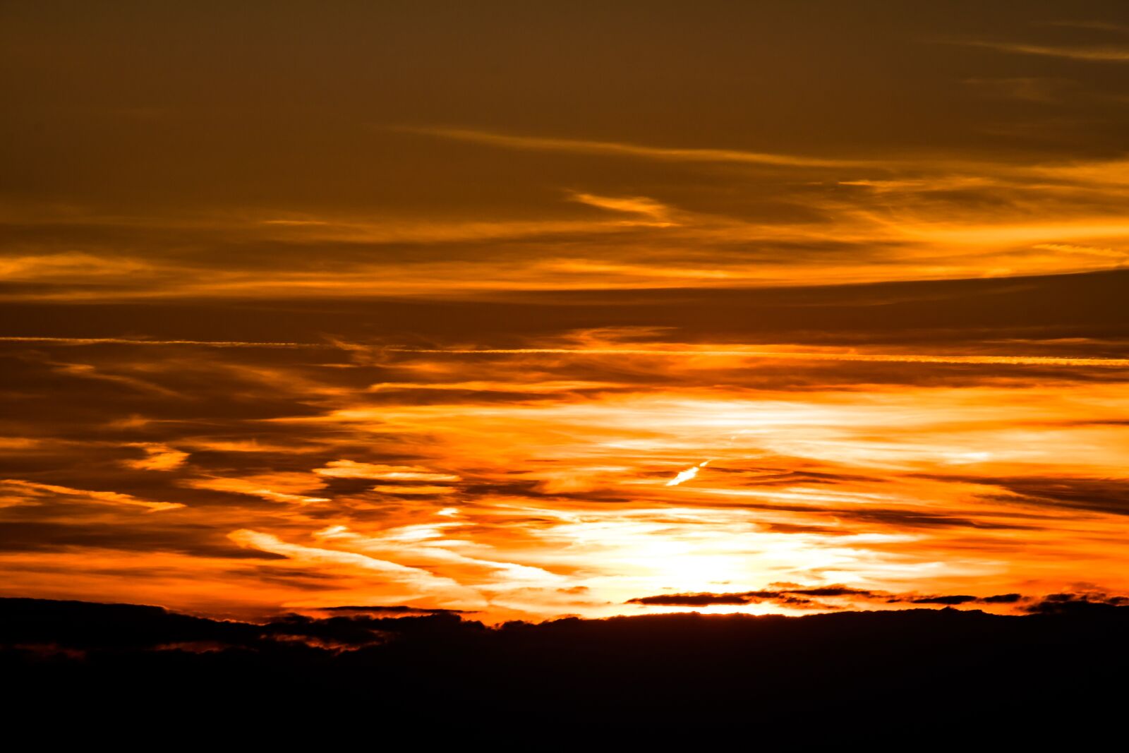 Canon EOS 750D (EOS Rebel T6i / EOS Kiss X8i) sample photo. Setting sun, sunset, evening photography