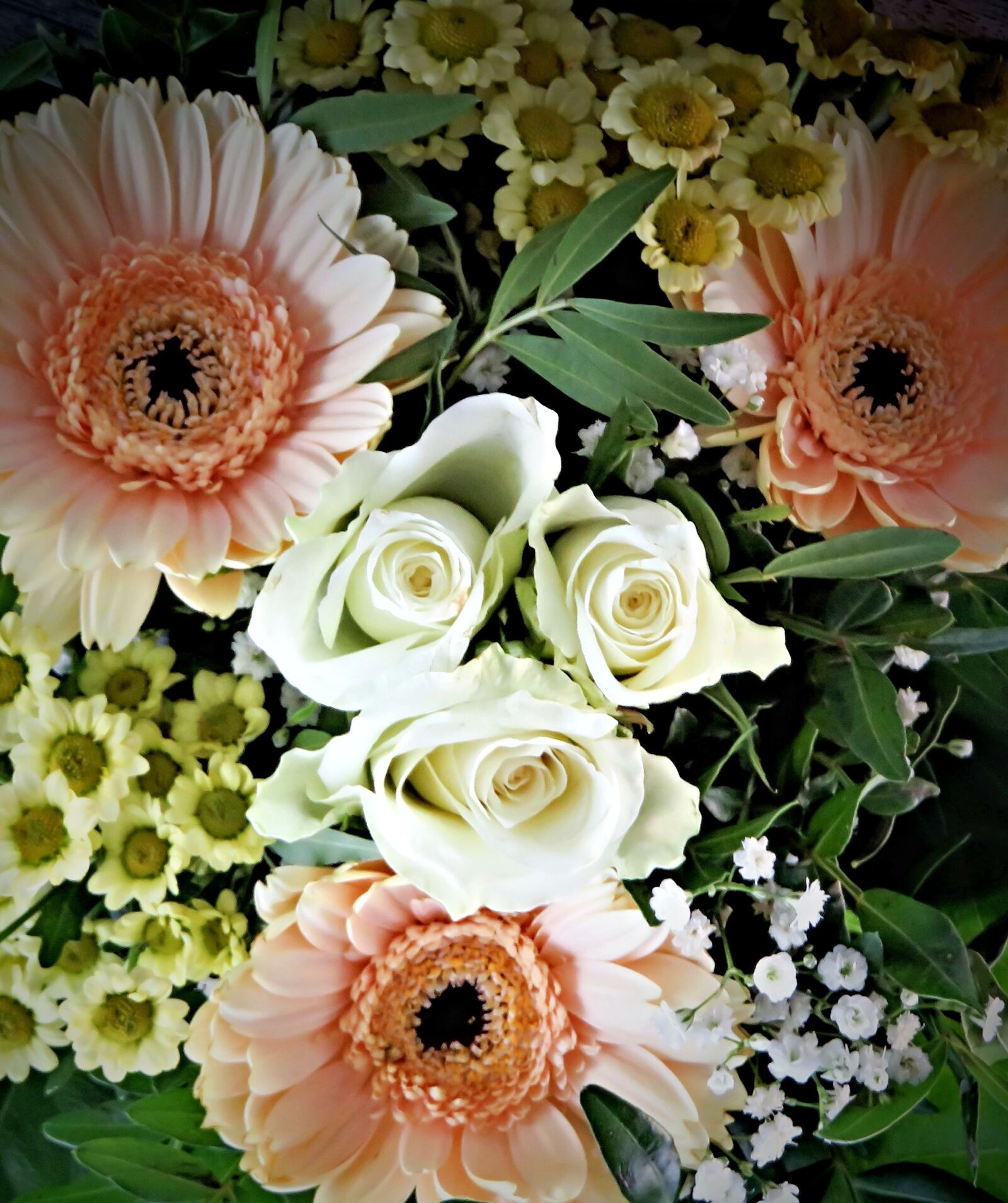 Canon PowerShot SX710 HS sample photo. Flowers, bouquet, gerbera photography