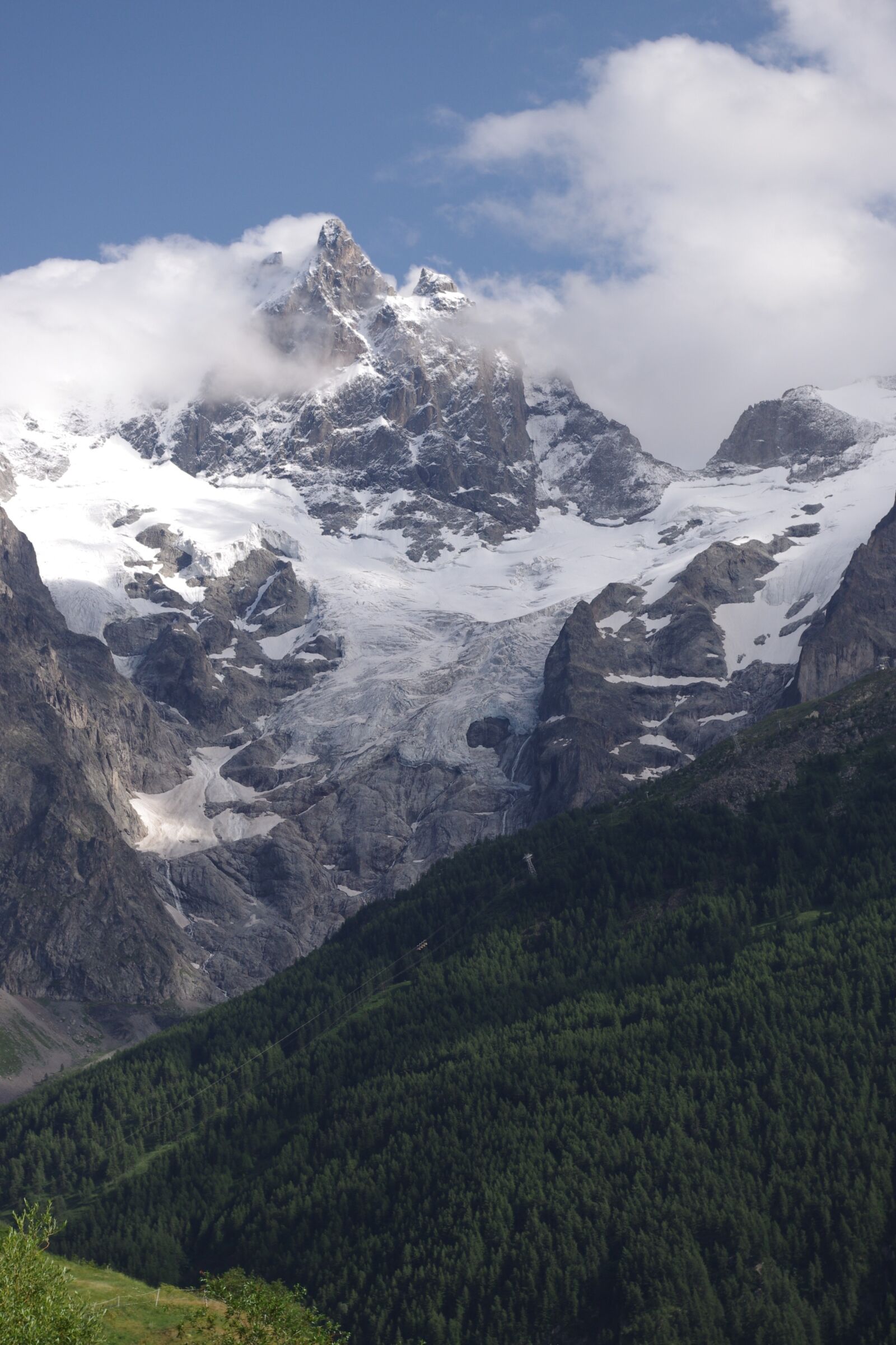 Pentax K-r sample photo. Alps, mountains, village photography