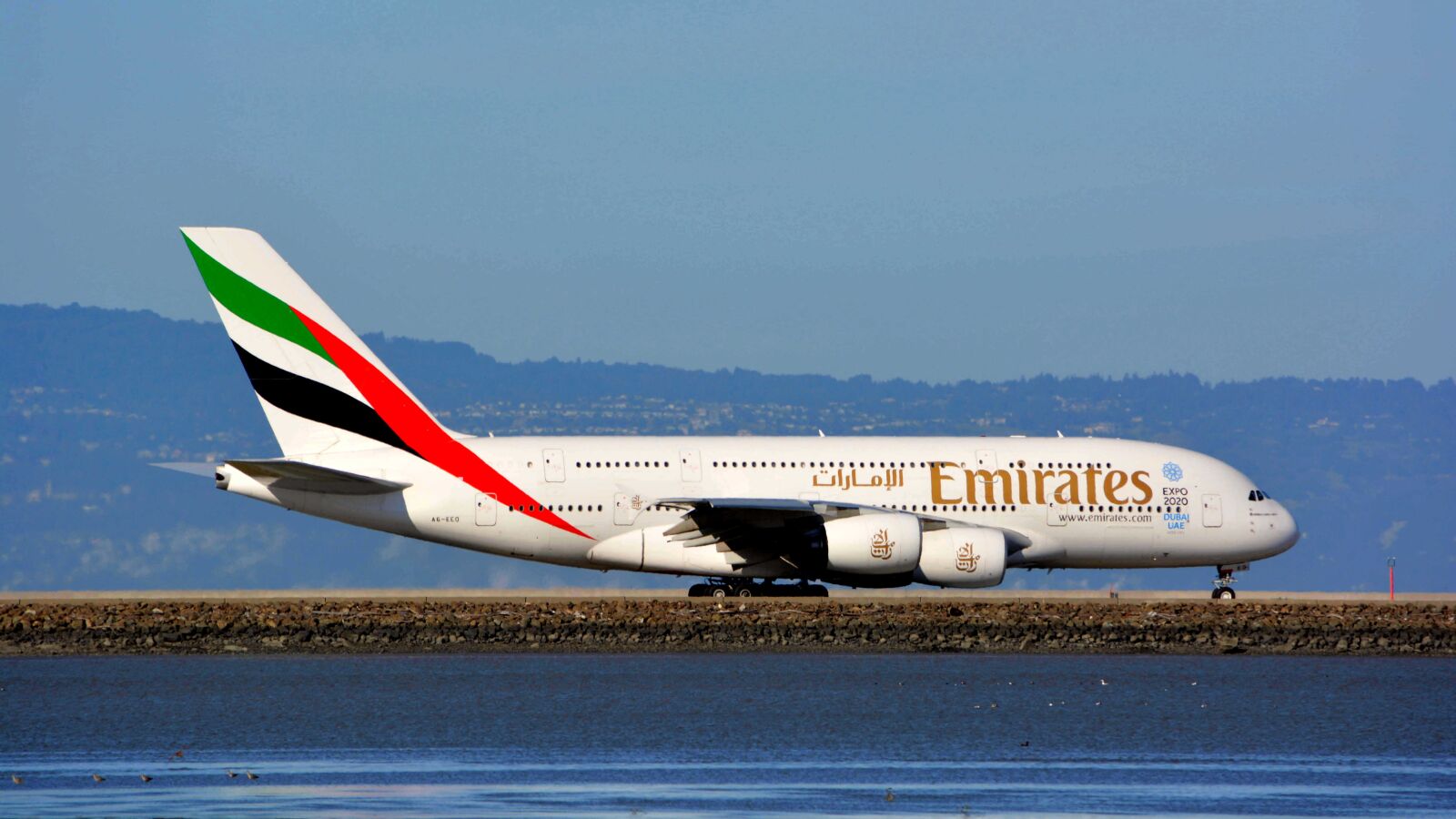 Nikon D5200 sample photo. Uae, planes, airplanes photography