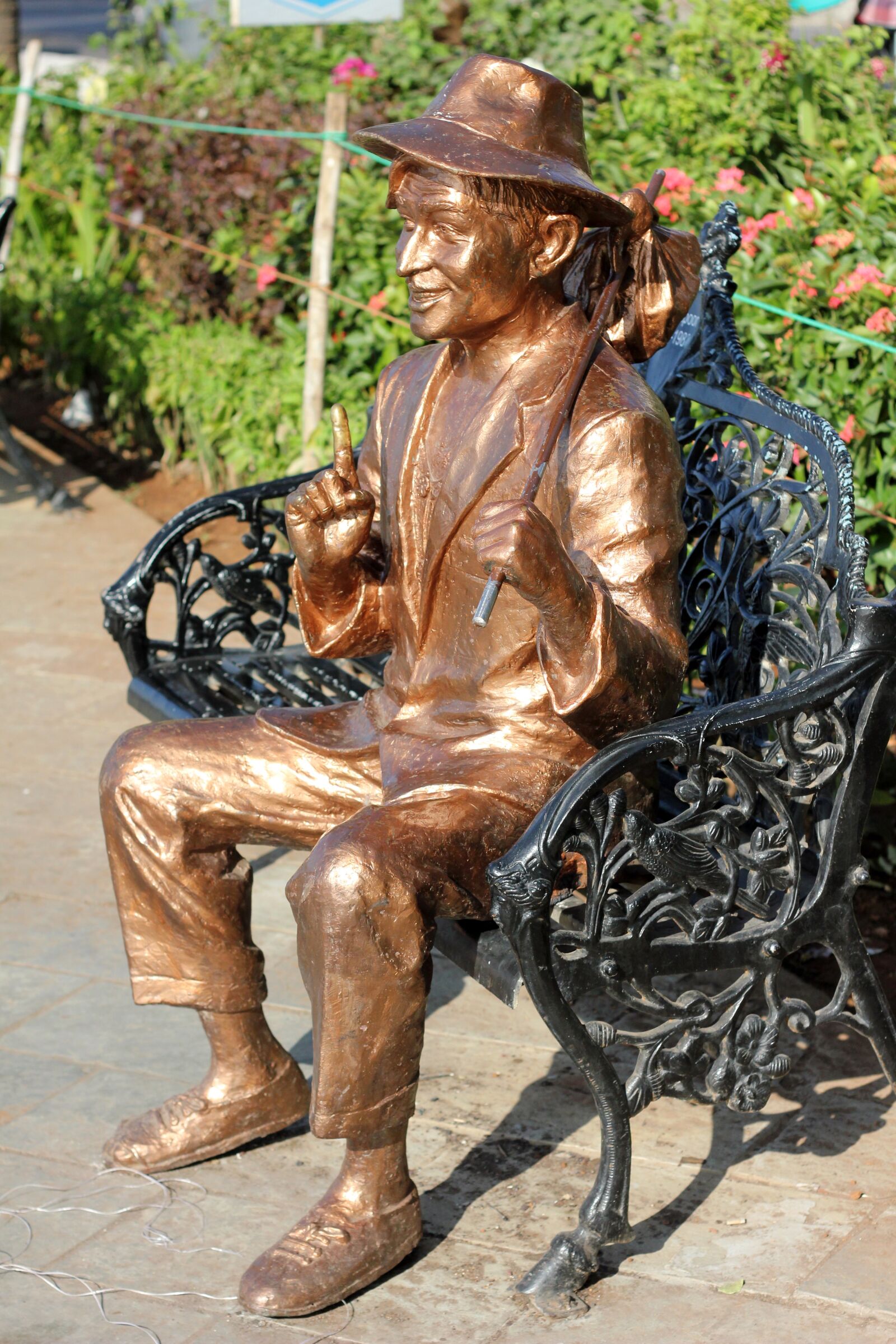 Canon EOS 550D (EOS Rebel T2i / EOS Kiss X4) sample photo. Bollywood, raj kapoor, statue photography