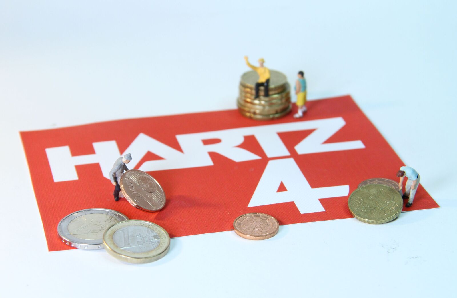 Canon EOS 7D sample photo. Hartz 4, poverty, miniature figures photography