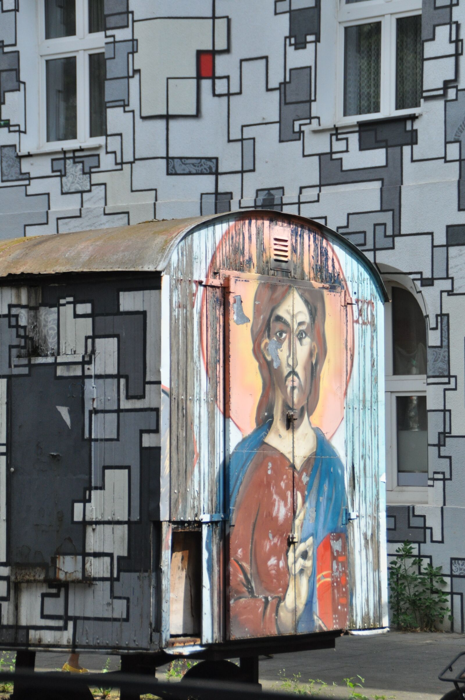 Nikon D5000 sample photo. Street art, graffiti, bauwagen photography
