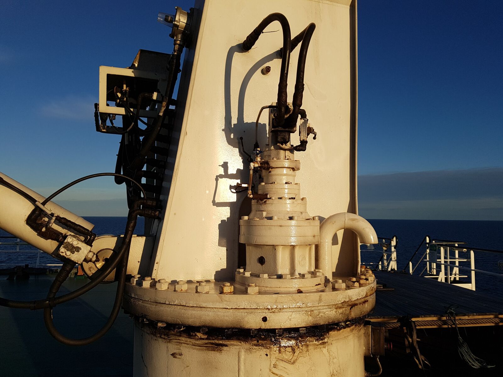 Samsung Galaxy S7 Edge sample photo. Shipping, frachtschiff, crane photography