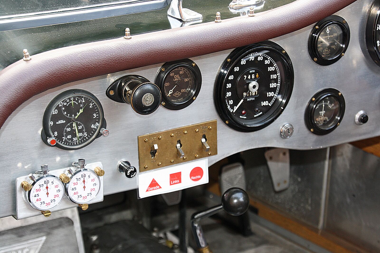 Canon EOS 1000D (EOS Digital Rebel XS / EOS Kiss F) sample photo. Car classic car, armature photography