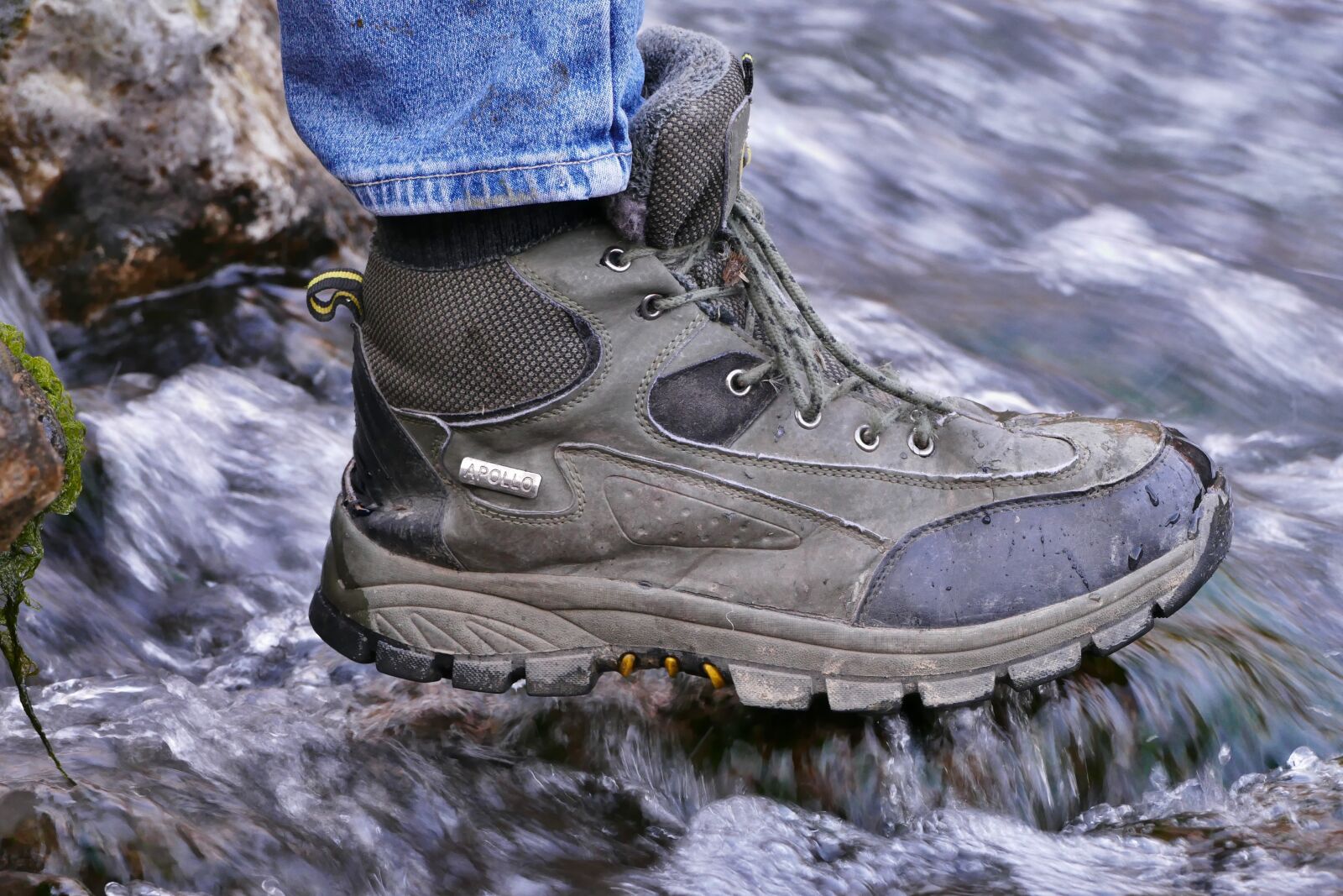 Panasonic Lumix DMC-FZ1000 sample photo. Hiking, shoes, water photography