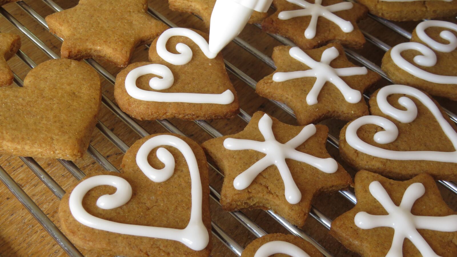 Canon PowerShot SX710 HS sample photo. Cookies, baking, icing photography