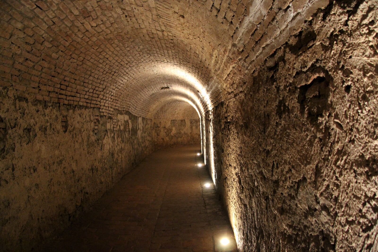 Canon EF-S 17-85mm F4-5.6 IS USM sample photo. Hall, tunnel, architecture photography