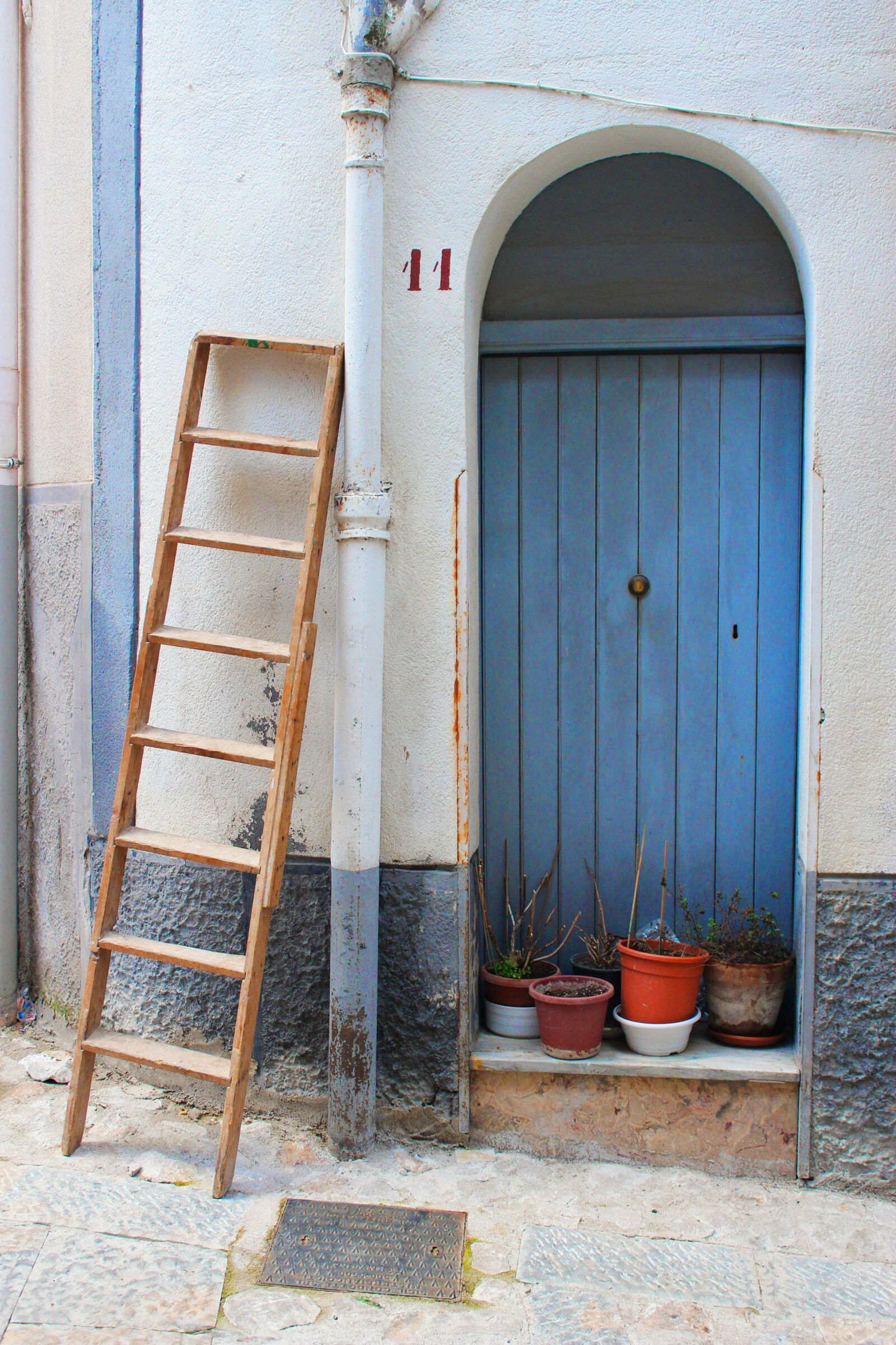 Canon EOS 600D (Rebel EOS T3i / EOS Kiss X5) sample photo. Door, country, scale photography