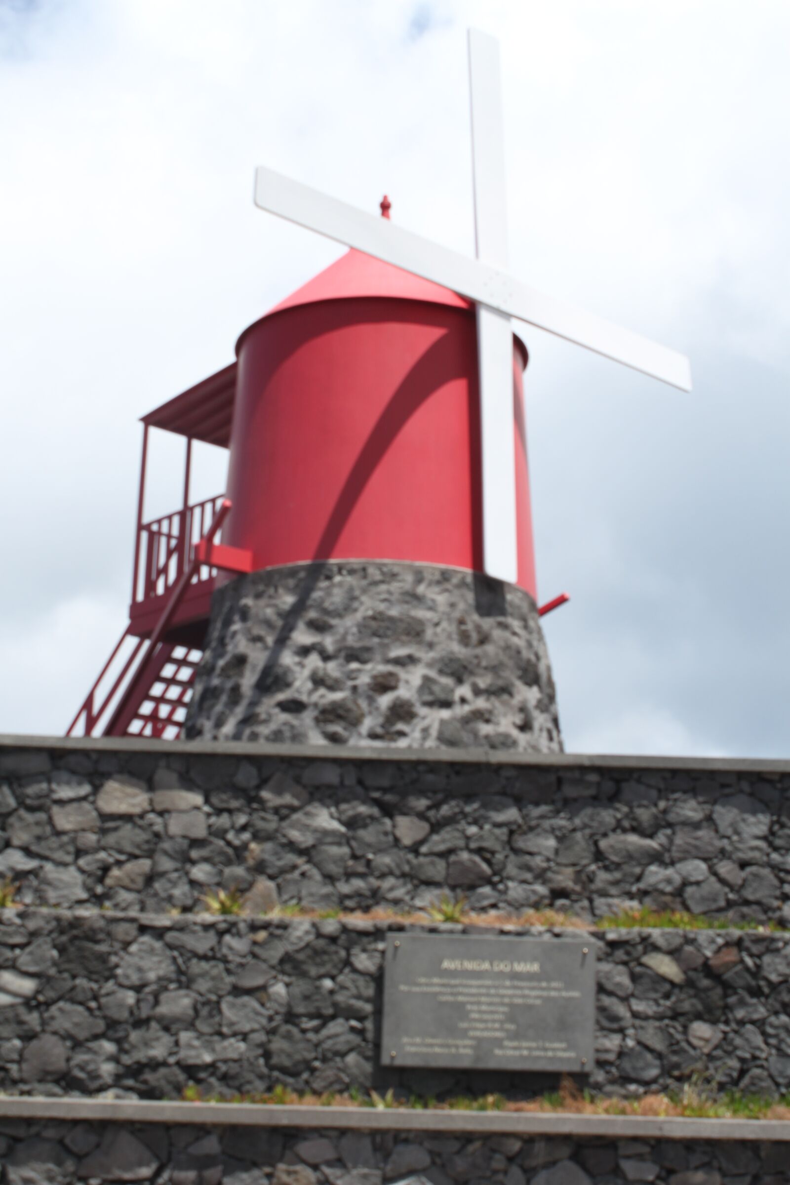 Canon EOS 500D (EOS Rebel T1i / EOS Kiss X3) sample photo. Windmill, stone, wood photography