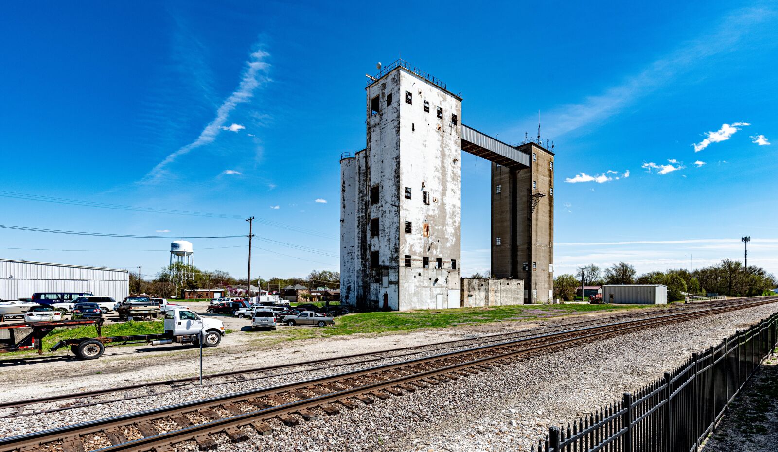 Nikon D810 + Tamron SP 15-30mm F2.8 Di VC USD sample photo. Silo, railroad tracks, tracks photography