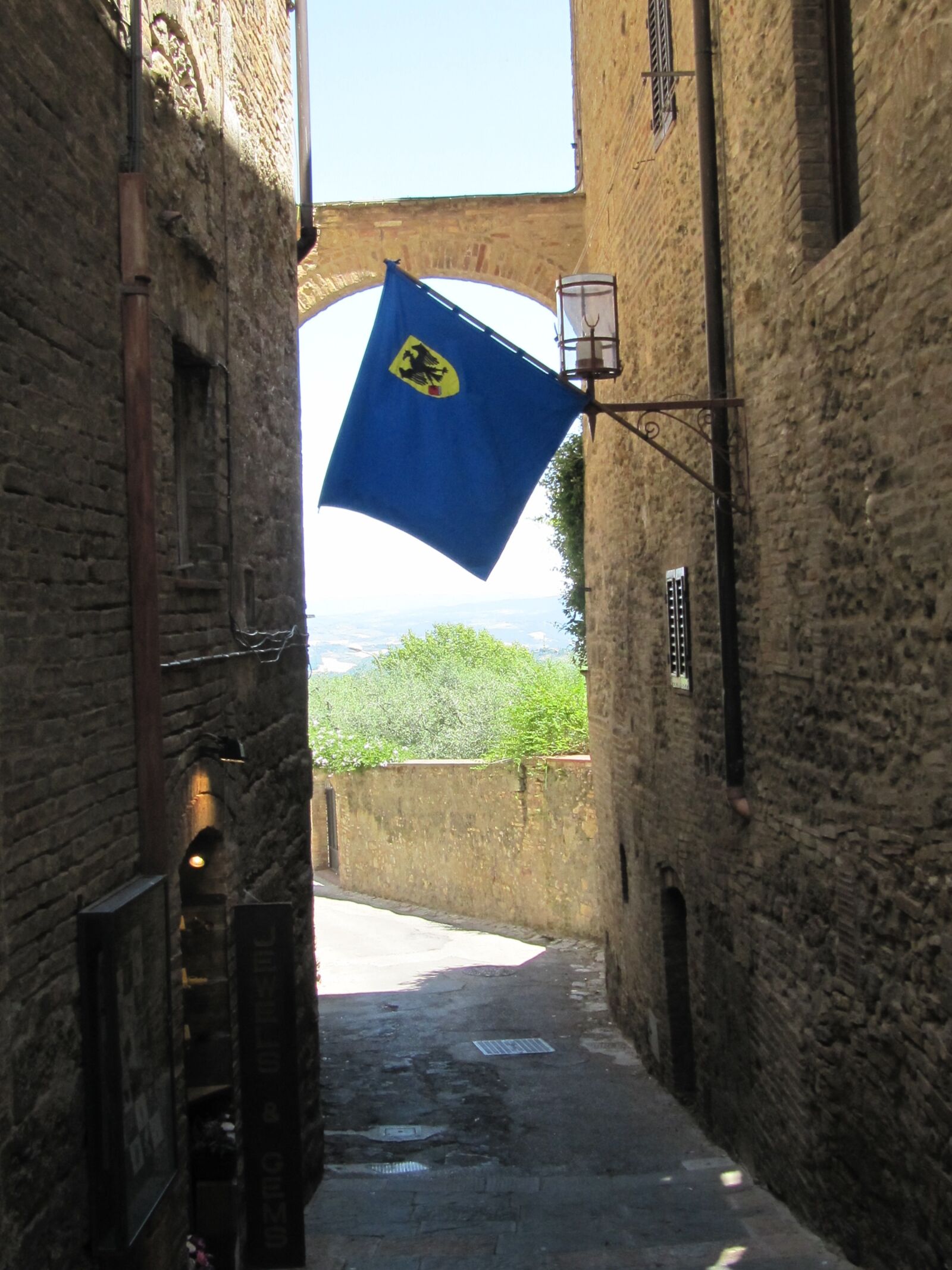Canon PowerShot SX200 IS sample photo. San gimignano, alley, tuscany photography