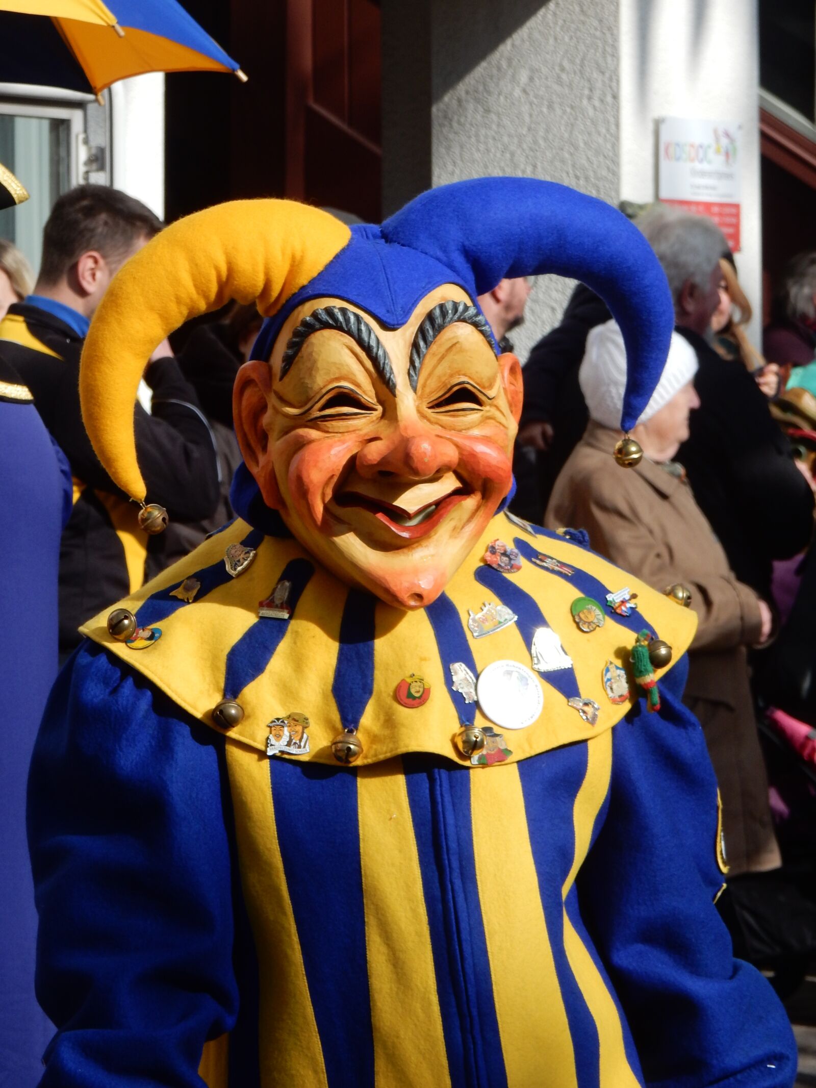 Nikon Coolpix S9900 sample photo. Human, adult, clown photography