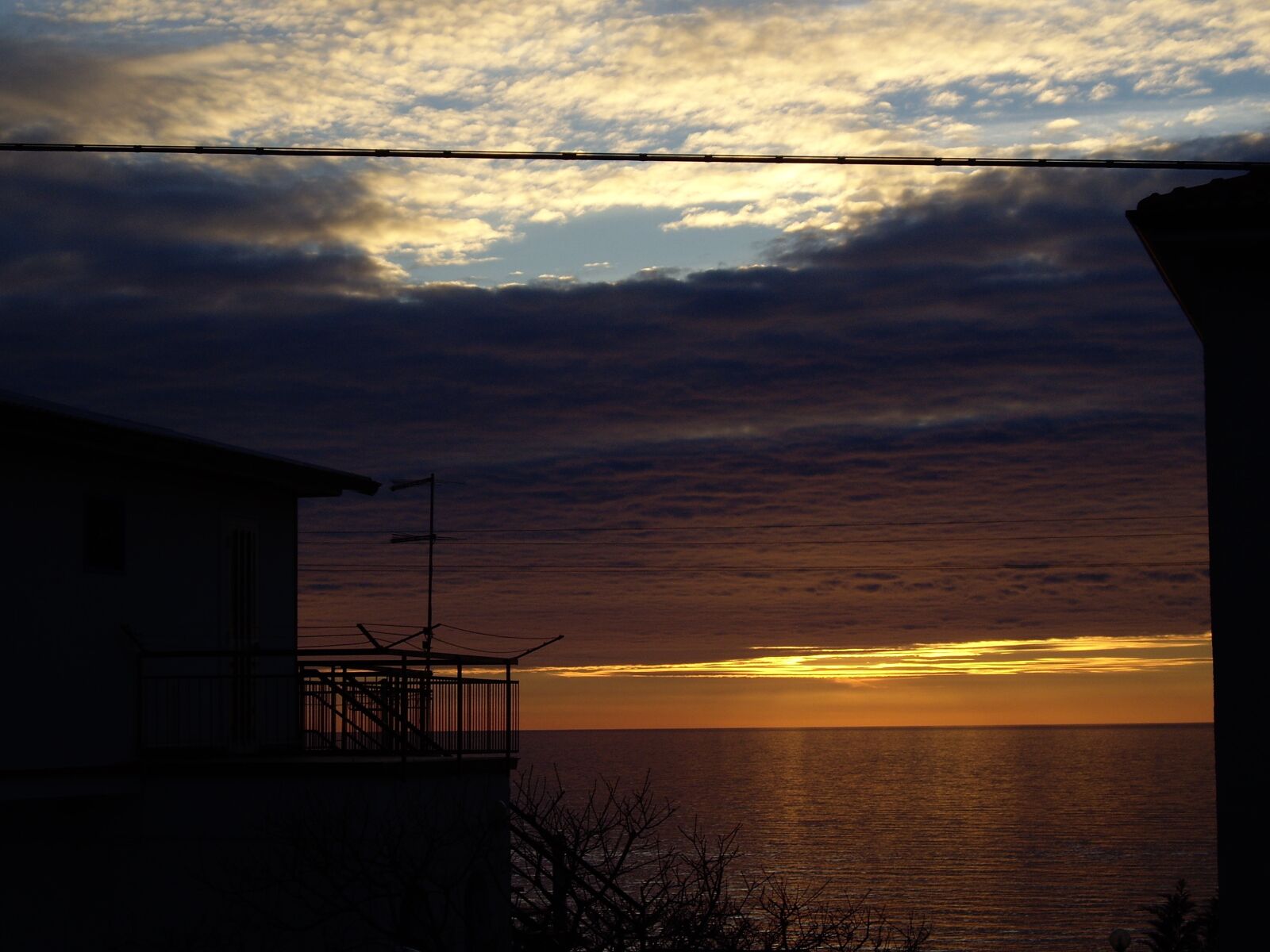 Pentax OPTIO A10 sample photo. Sunset, contrast, vista photography