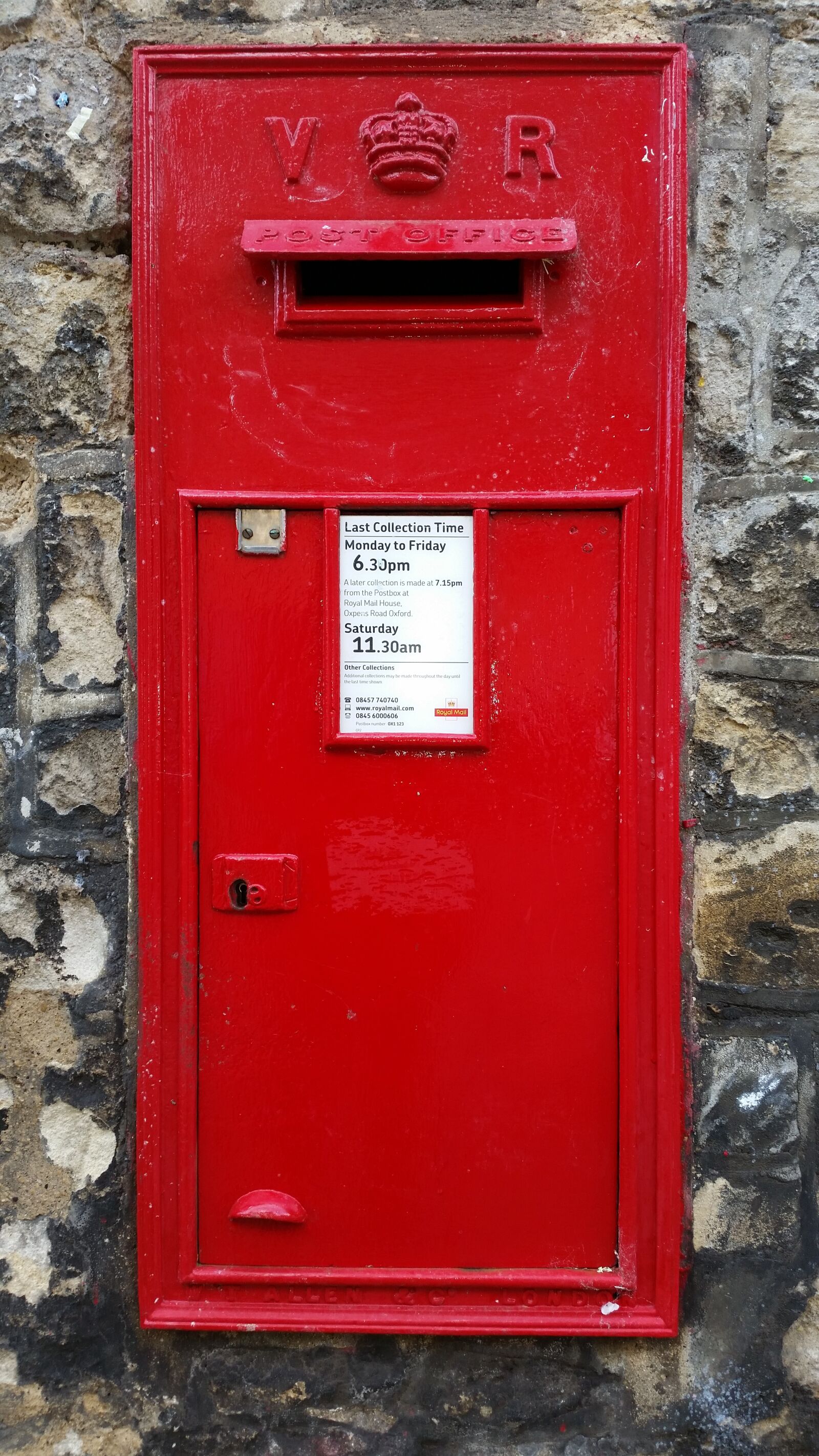 Samsung Galaxy S5 sample photo. British, postbox, post photography