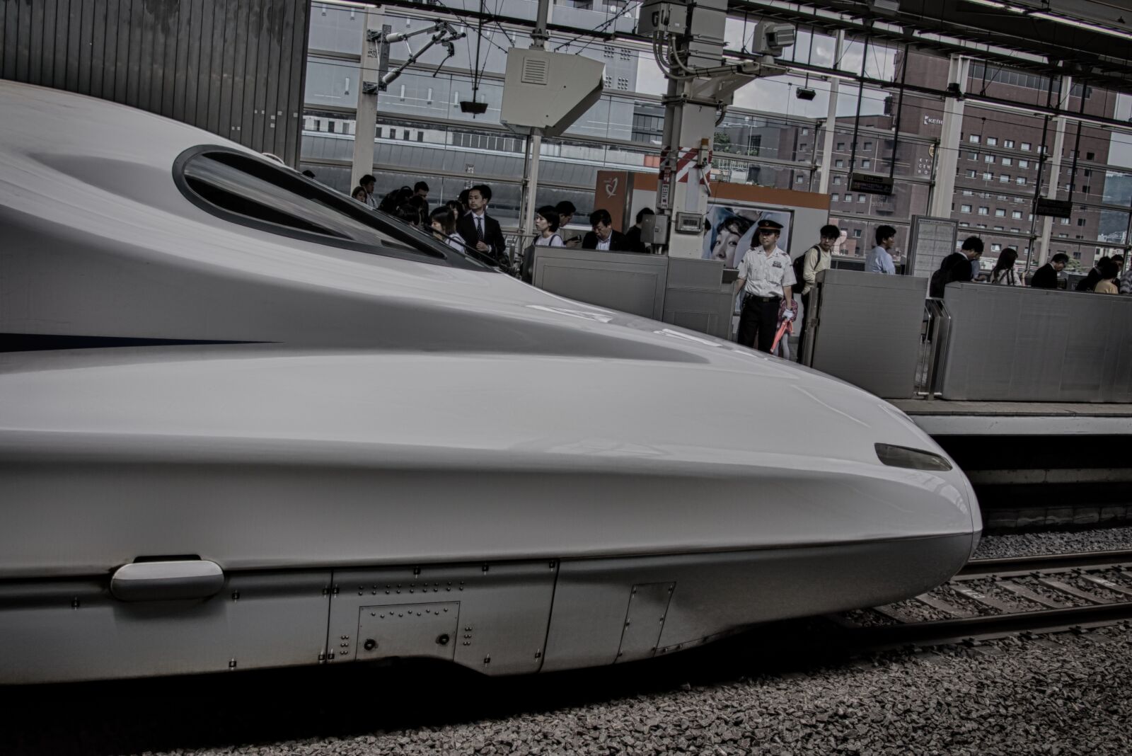 Nikon D7200 sample photo. Shinkansen, japan, railway station photography