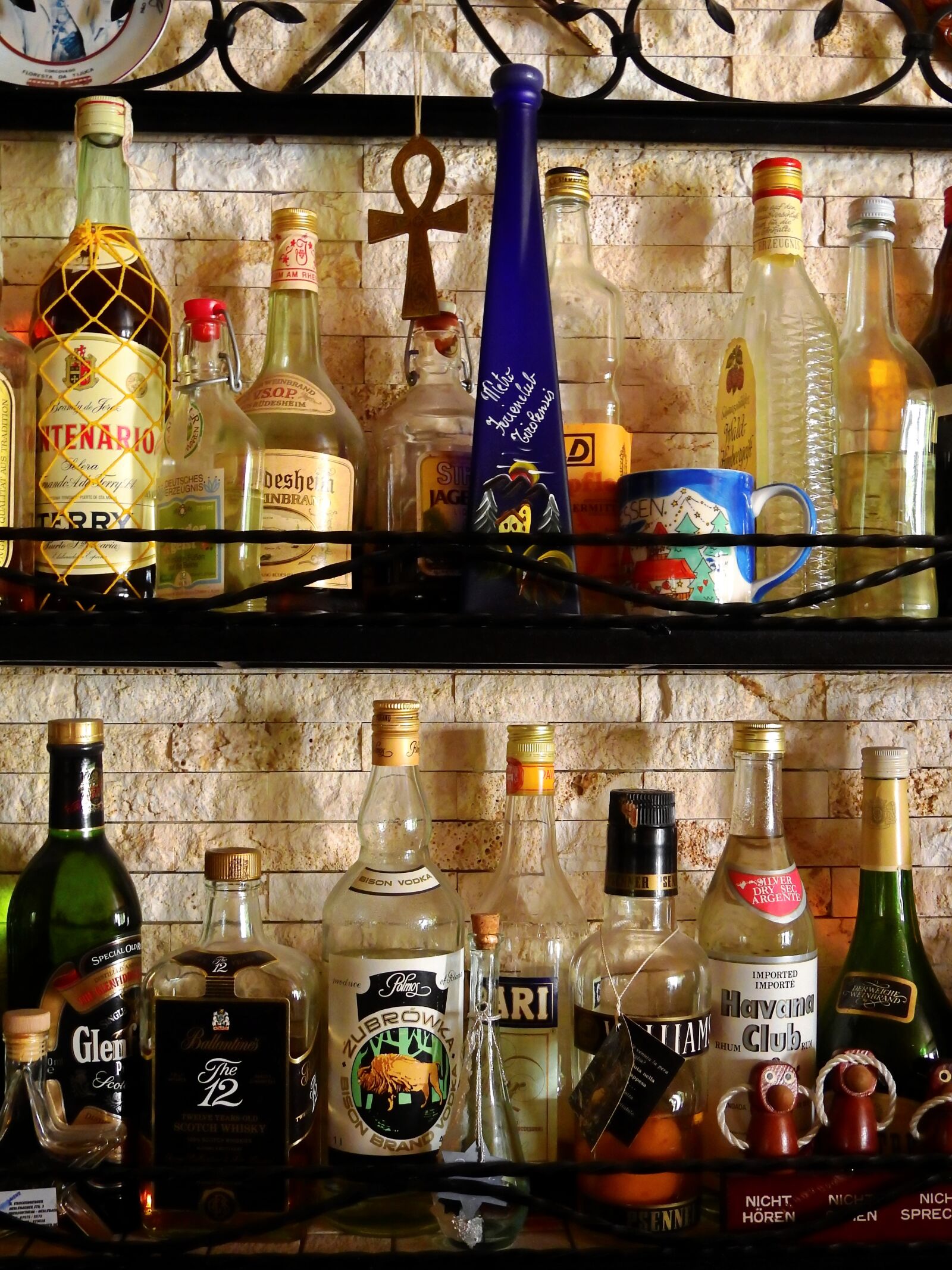Nikon Coolpix P900 sample photo. Alcohol, drink, beverages photography