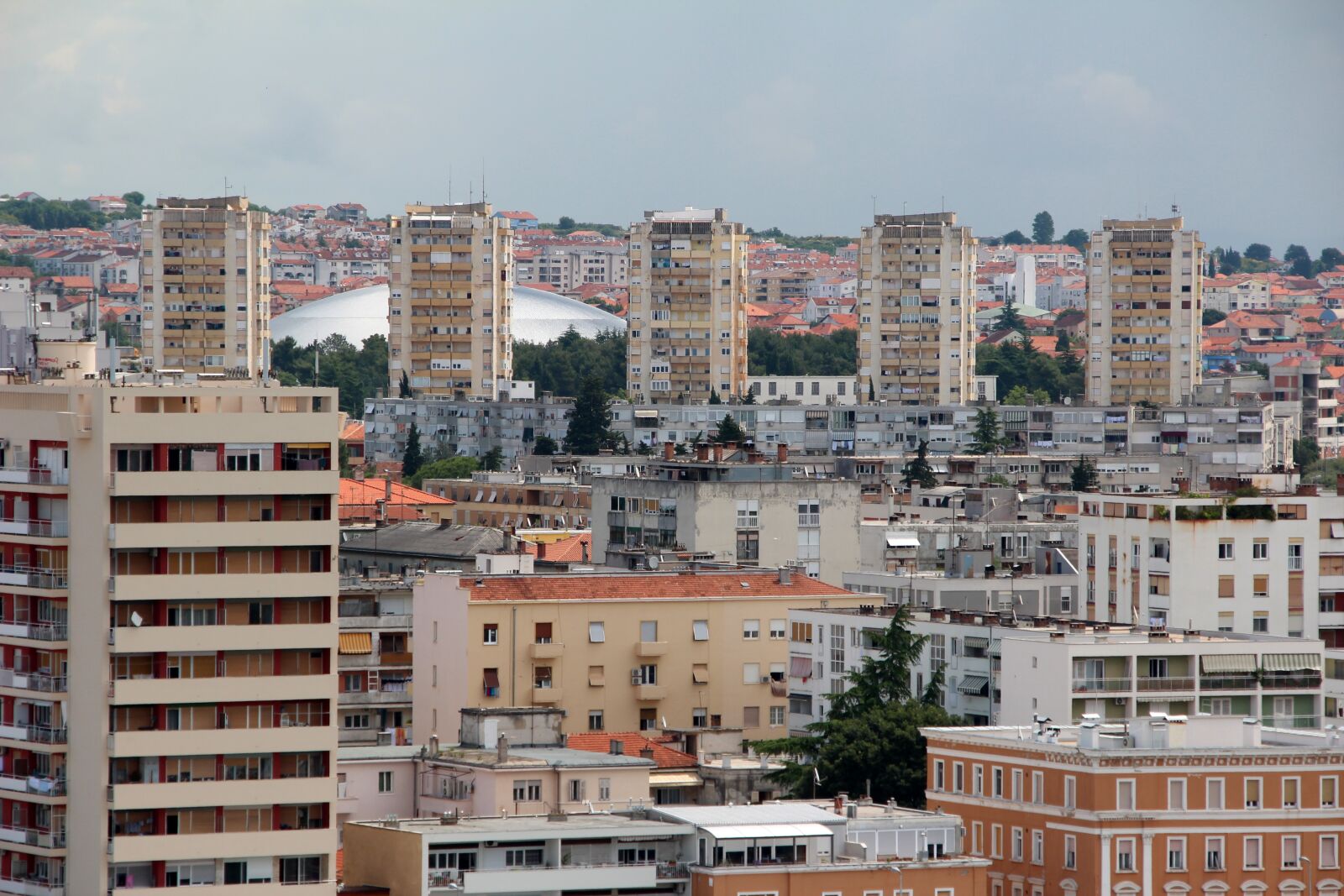 Canon EOS 600D (Rebel EOS T3i / EOS Kiss X5) sample photo. Croatia, skyscraper, skyscrapers photography