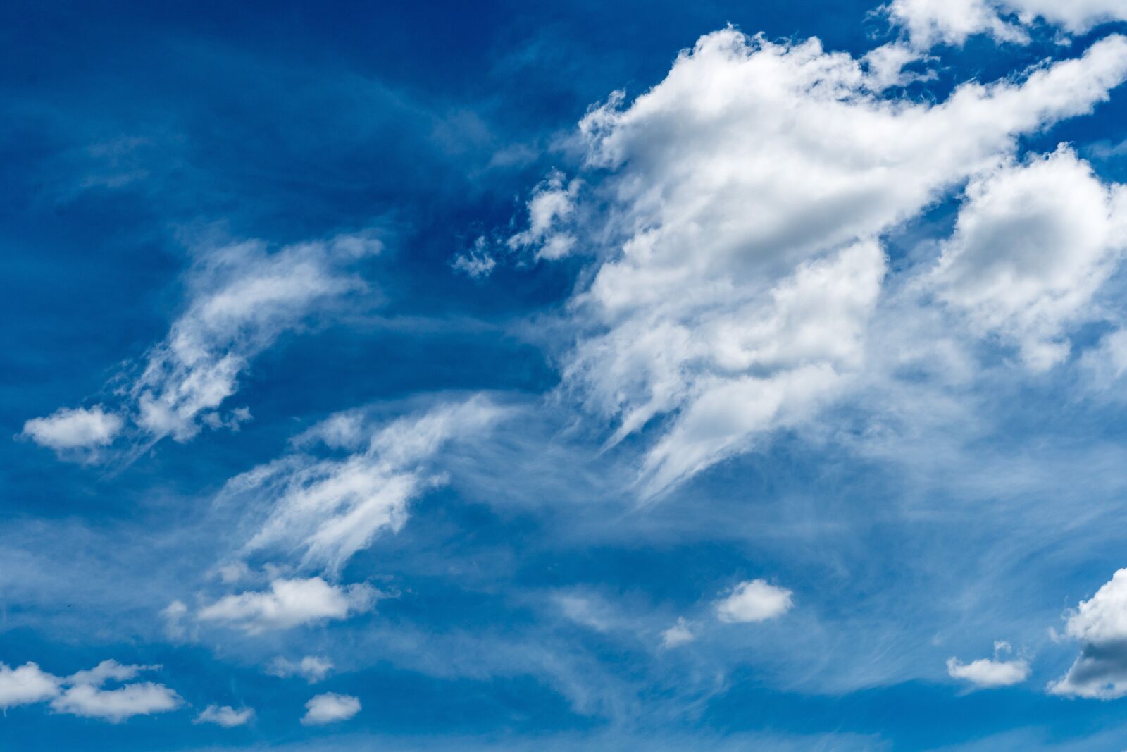 Sony Vario Tessar T* FE 24-70mm F4 ZA OSS sample photo. Clouds, sky, nature photography