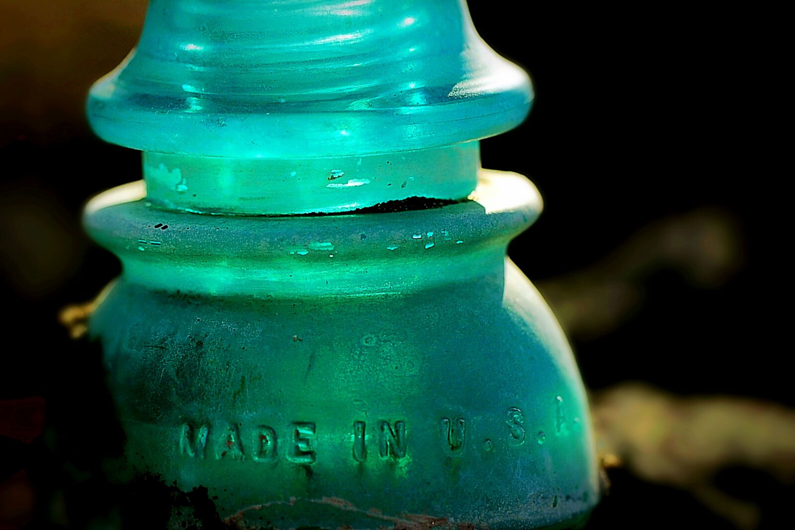 Canon EF 100mm F2.8L Macro IS USM sample photo. Glass, electrical, insulator photography