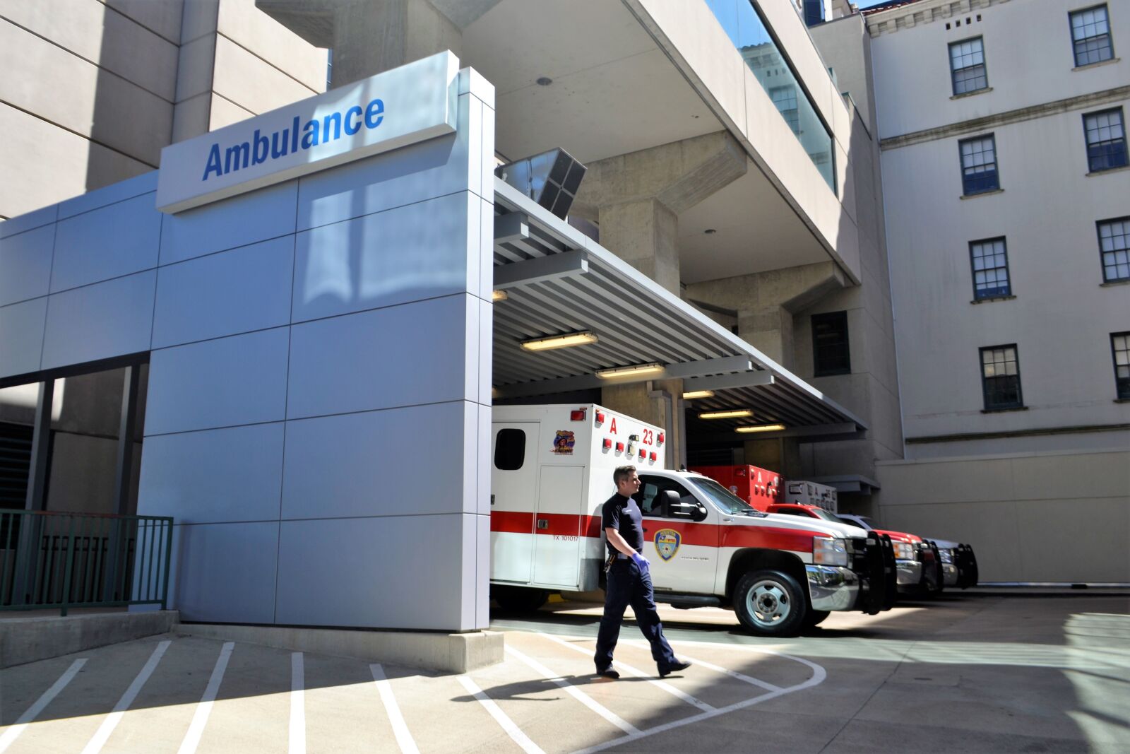 Nikon D3100 sample photo. Emergency room, ambulance, ems photography
