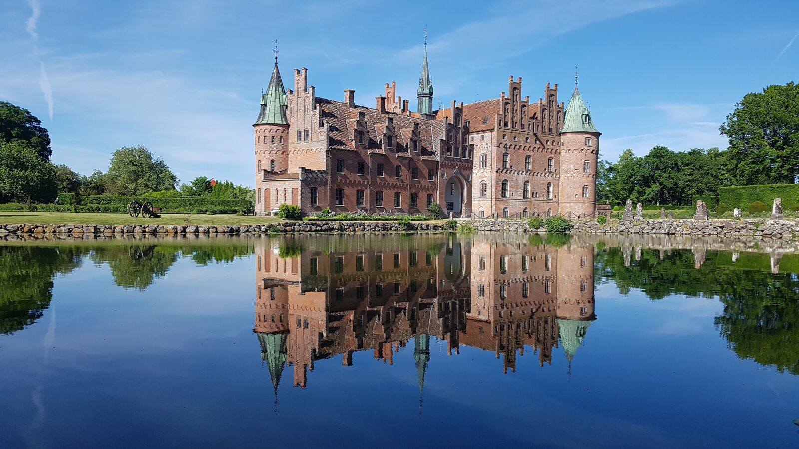 Samsung Galaxy S7 Edge sample photo. Landscape, castle, architectural photography