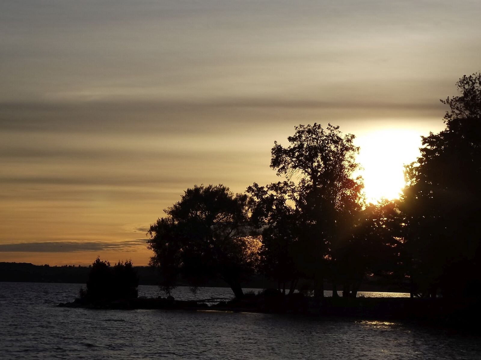Fujifilm FinePix S3400 sample photo. Lake, sunset, evening photography
