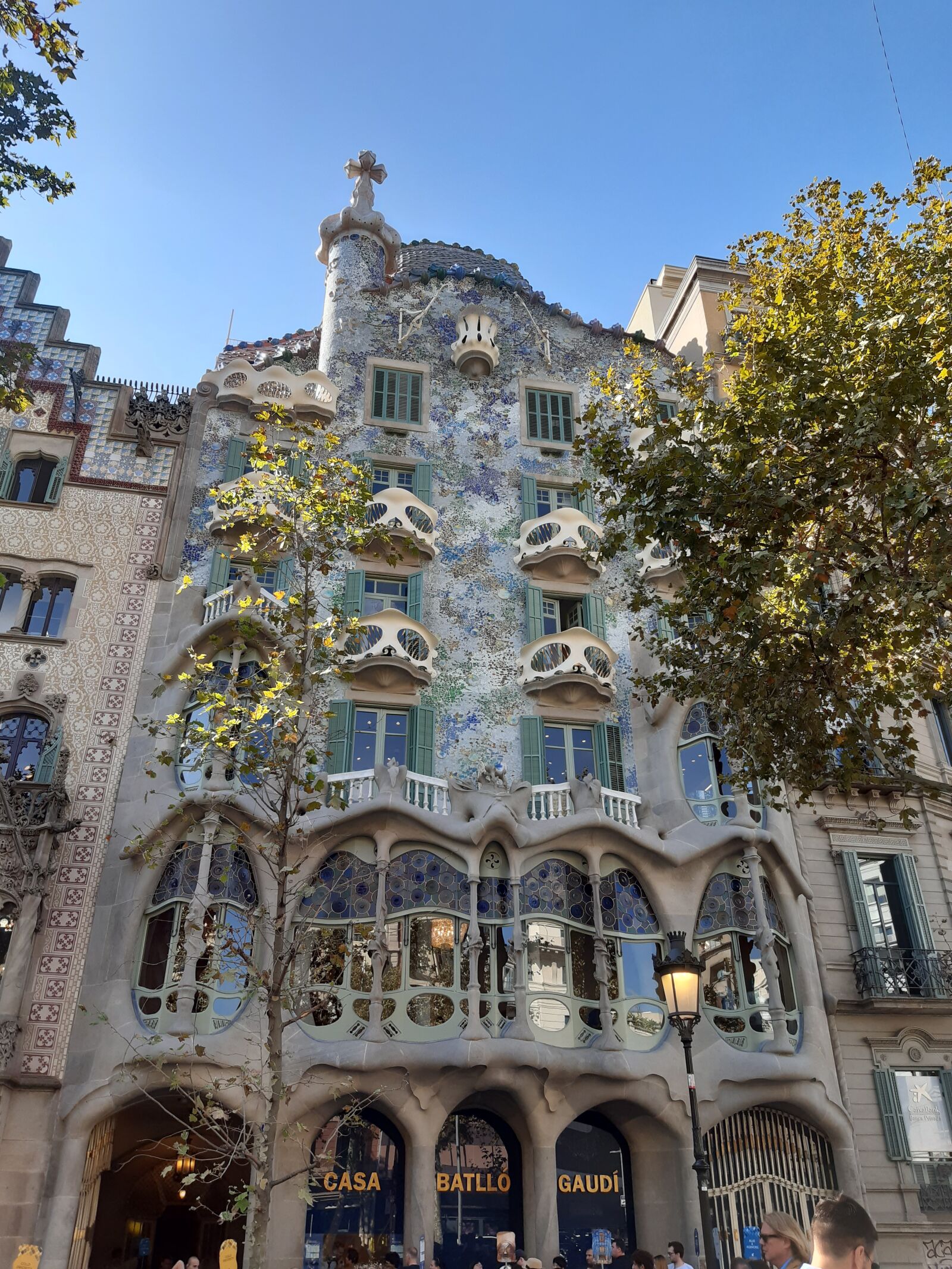 Samsung Galaxy A30 sample photo. Barcelona, building, art photography
