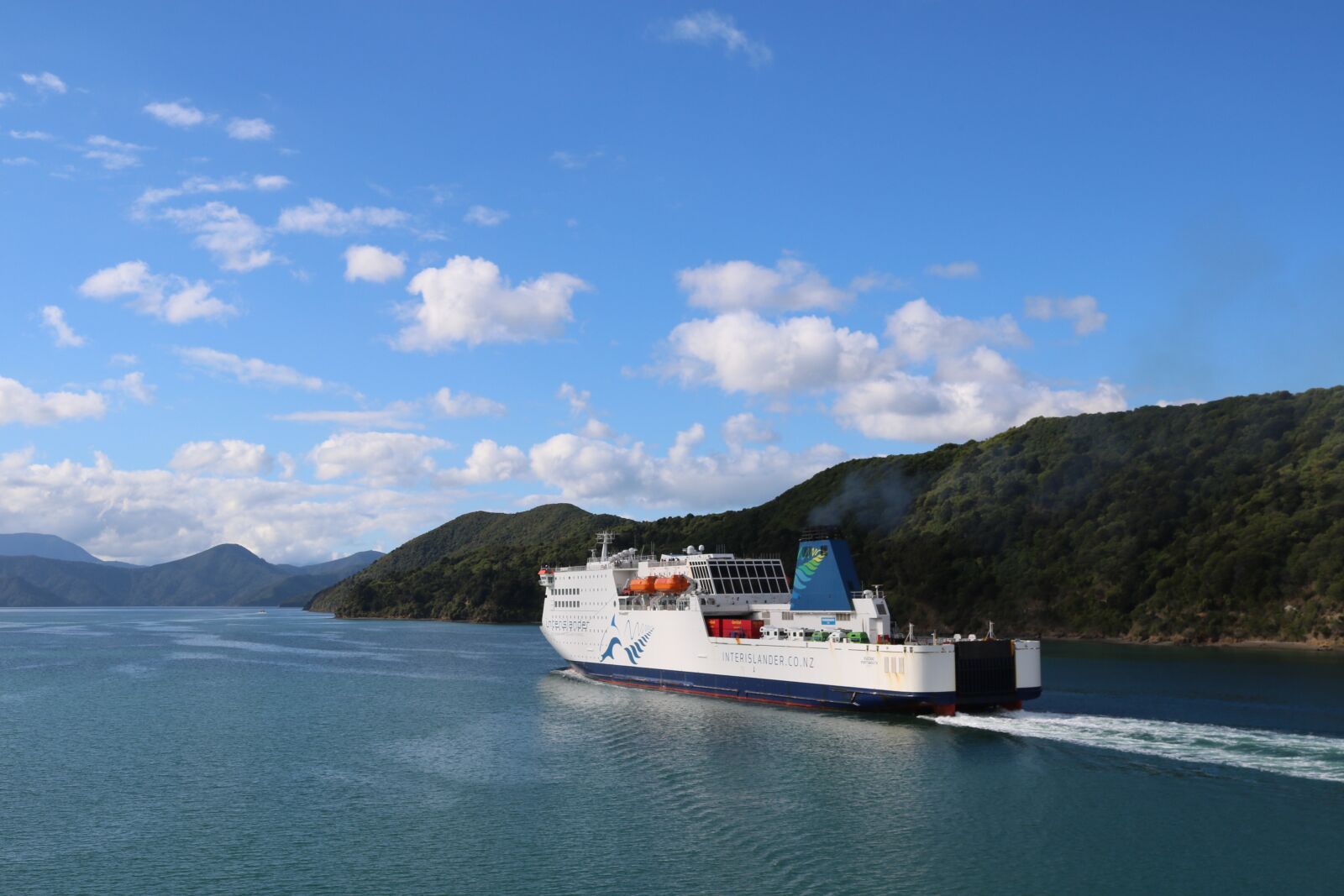 Canon EOS 750D (EOS Rebel T6i / EOS Kiss X8i) sample photo. Ferry, marlborough sounds, new photography