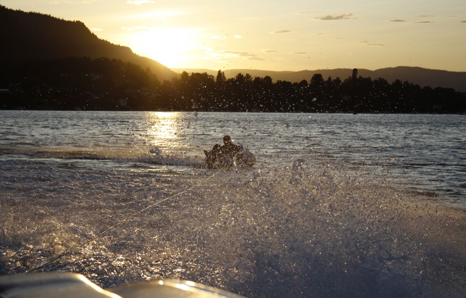 Canon EOS 1000D (EOS Digital Rebel XS / EOS Kiss F) sample photo. Sunset, boat, summer photography