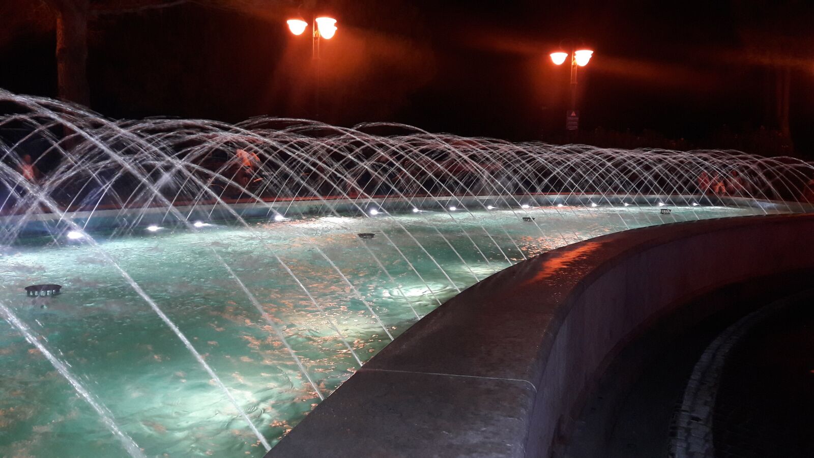 Samsung Galaxy A5(2016) sample photo. Fountain, bibione, italy photography