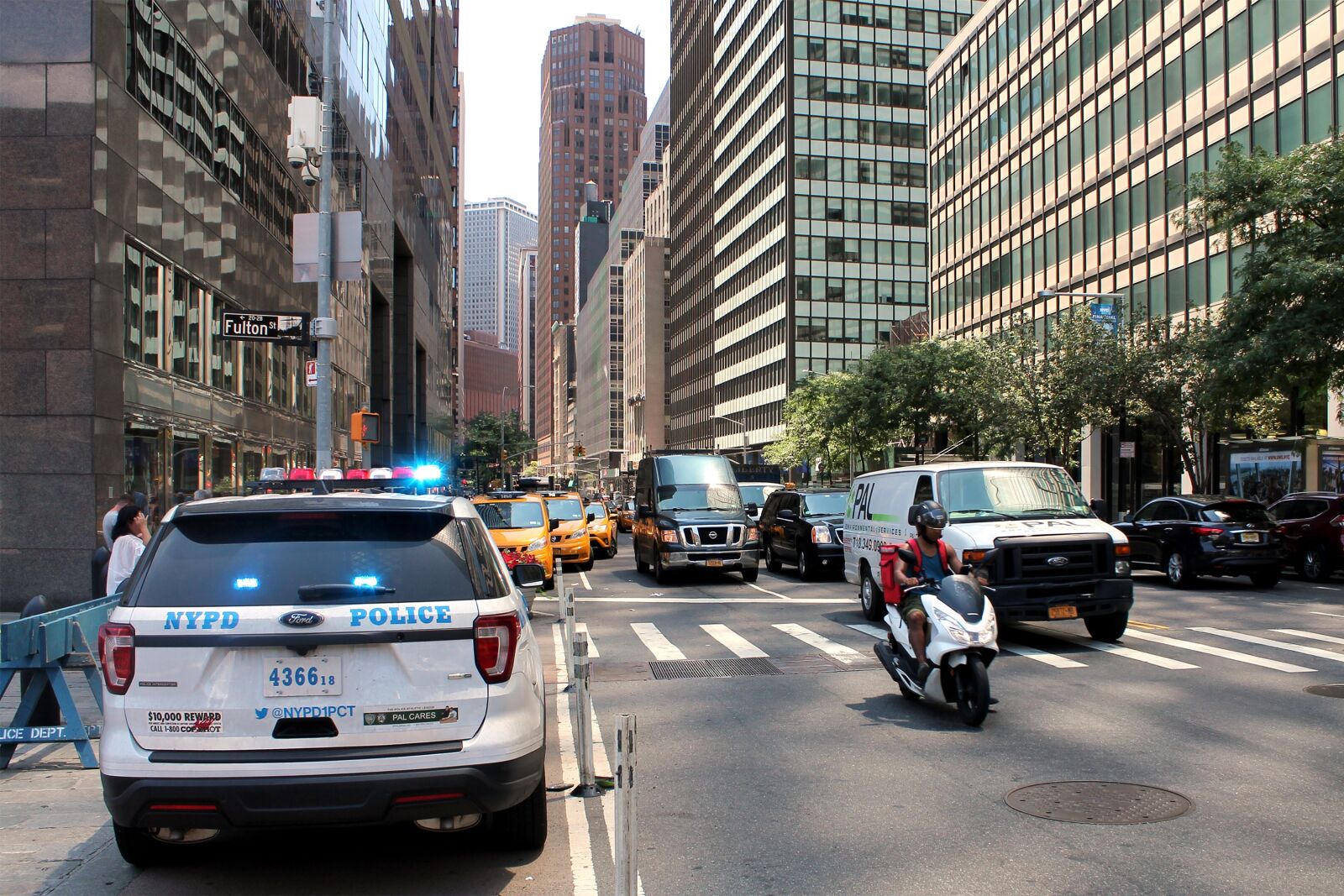 Canon EOS 1100D (EOS Rebel T3 / EOS Kiss X50) sample photo. Police, nypd, manhattan photography