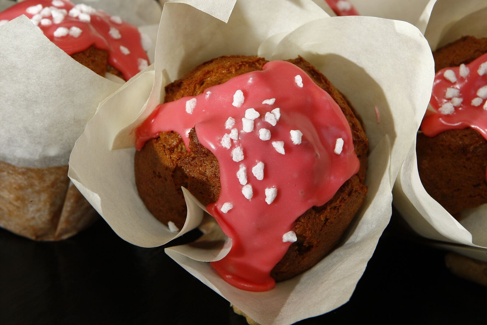 Canon EOS-1D Mark III sample photo. Christmas cakes, cupcakes, sweet photography