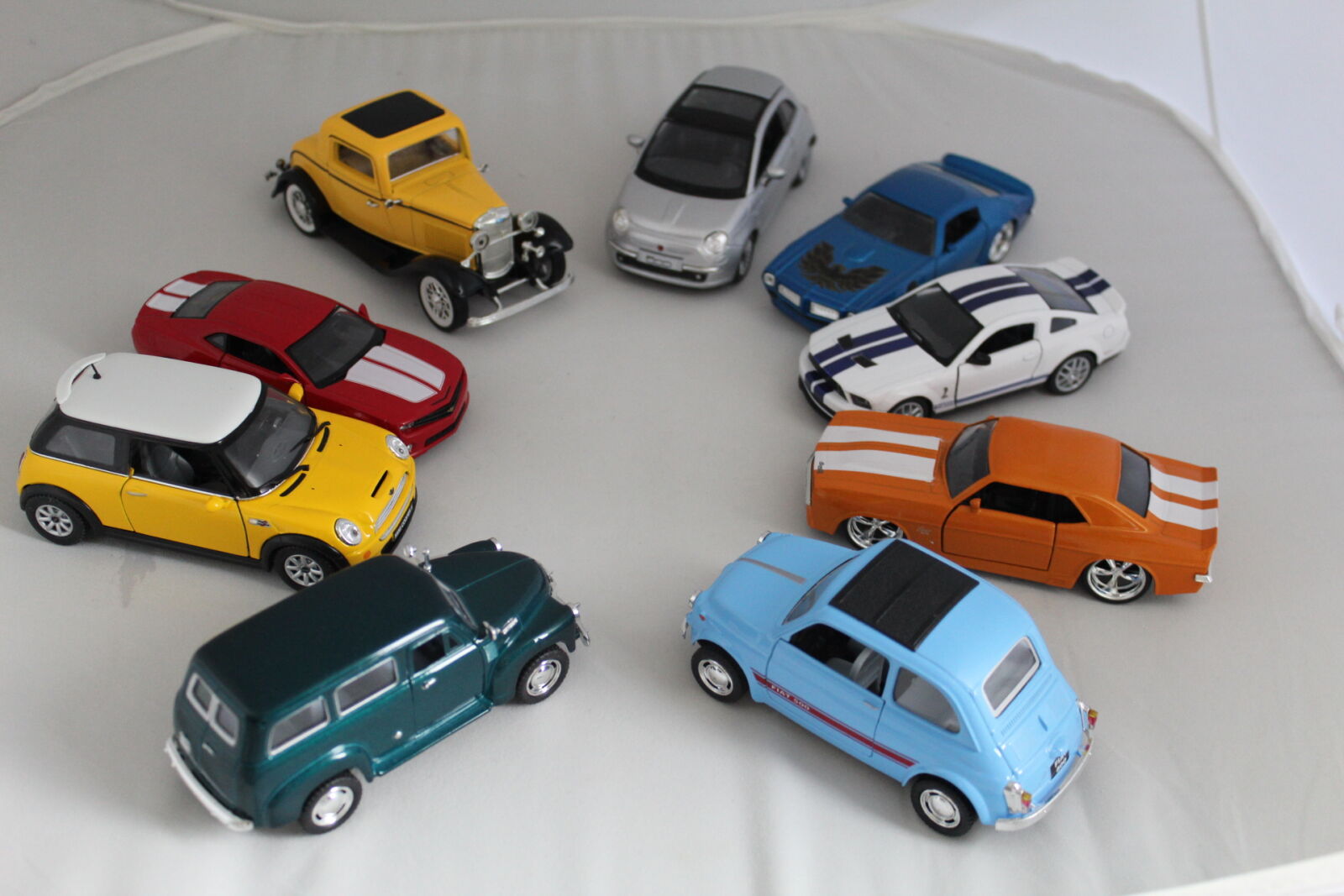 Canon EOS 600D (Rebel EOS T3i / EOS Kiss X5) sample photo. Lots, of, mini, cars photography